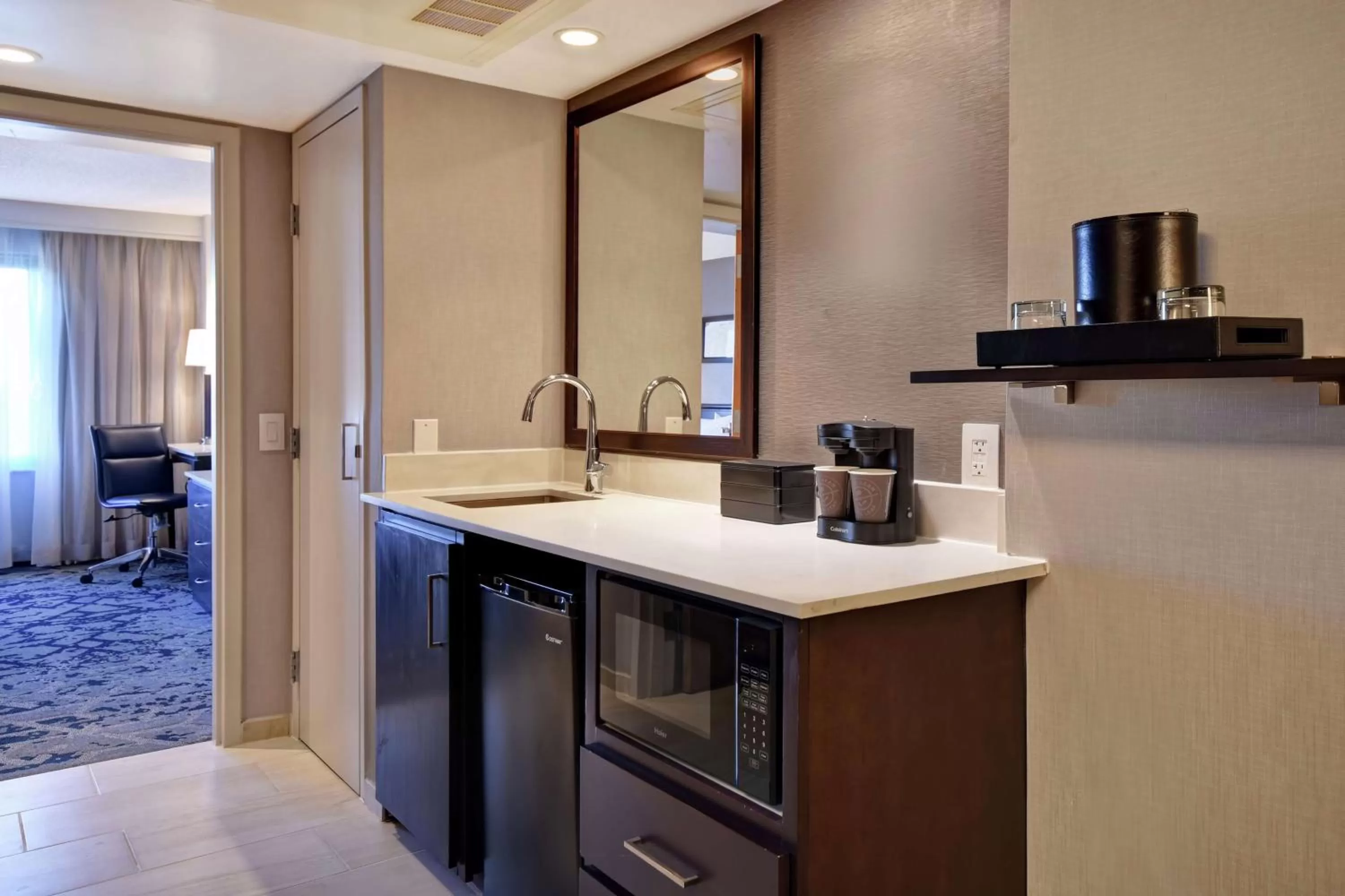 Kitchen or kitchenette in Embassy Suites by Hilton Raleigh Durham Research Triangle