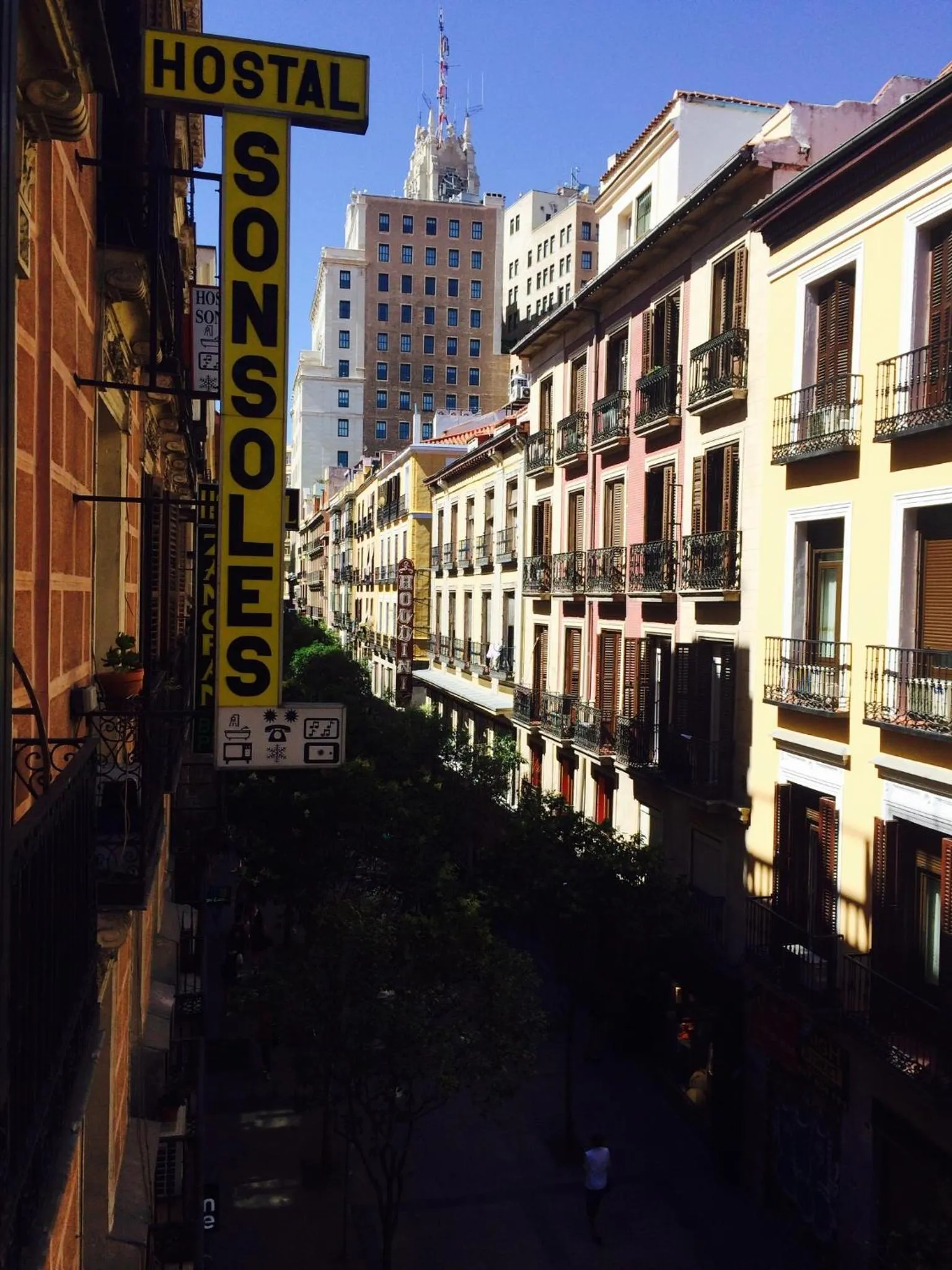 Facade/entrance in Hostal Sonsoles Madrid-Centro