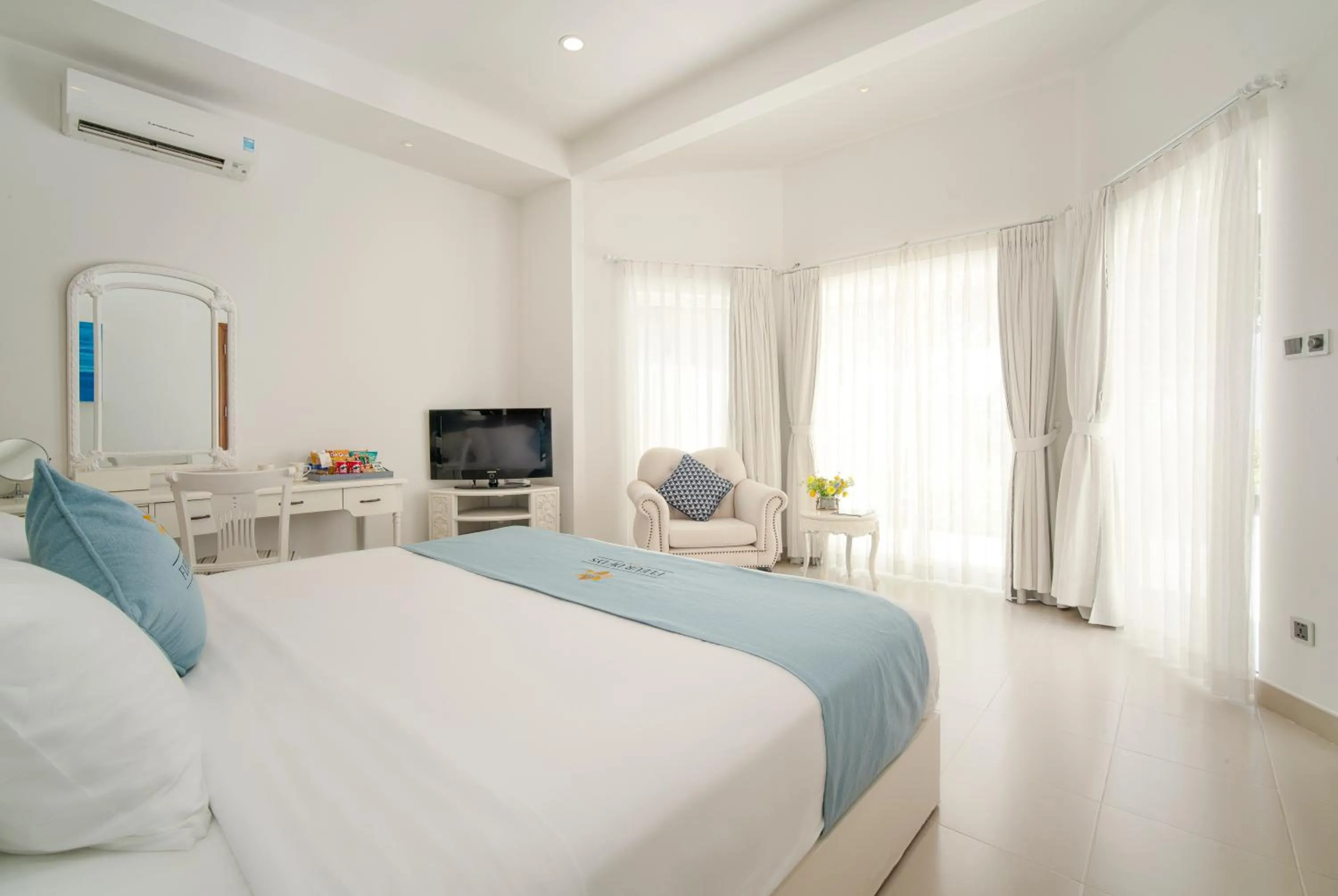 Bedroom, Bed in Fleur de Lys Resort & Spa Long Hai