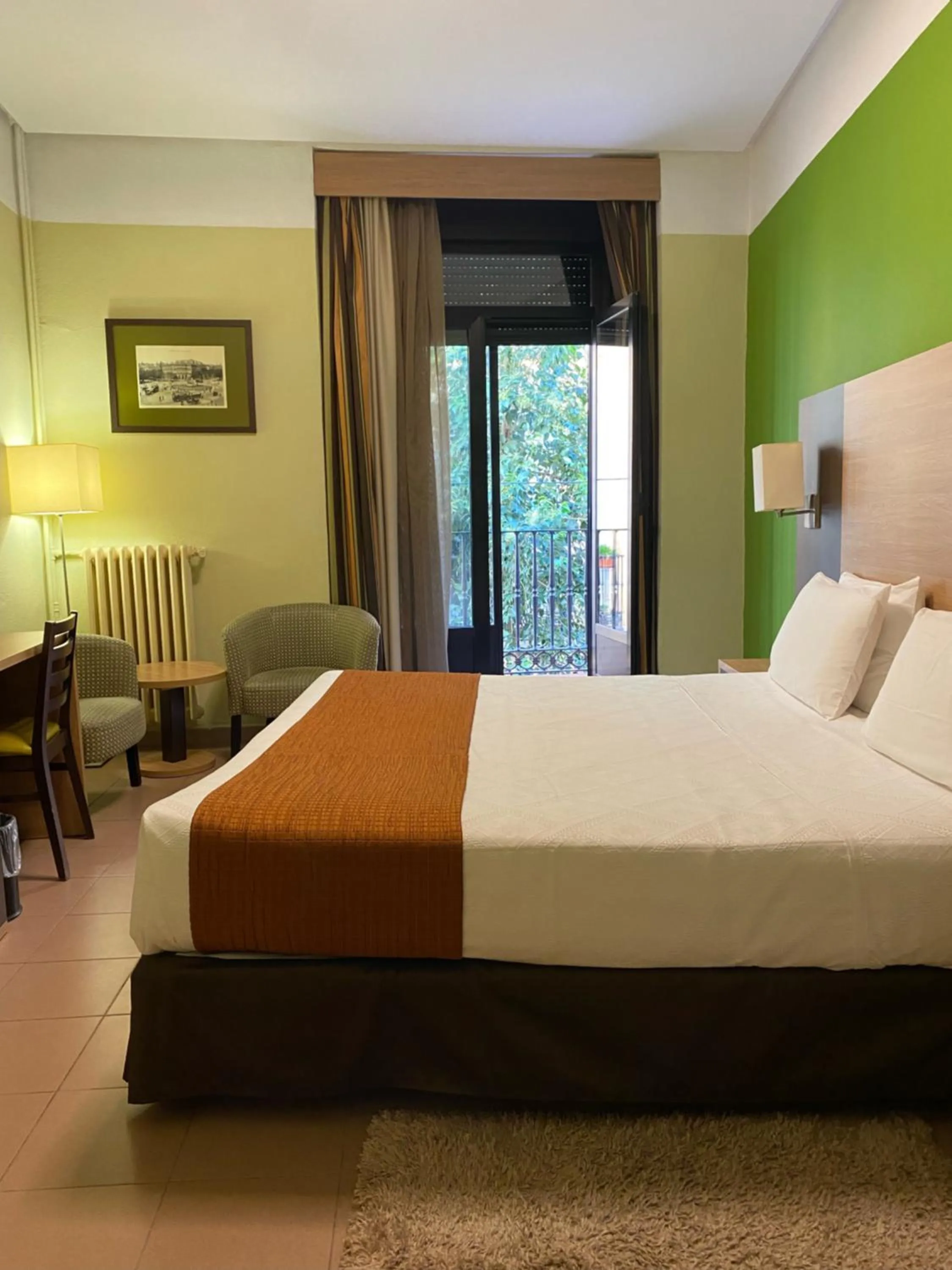 Bedroom, Bed in Hostal Ballesta