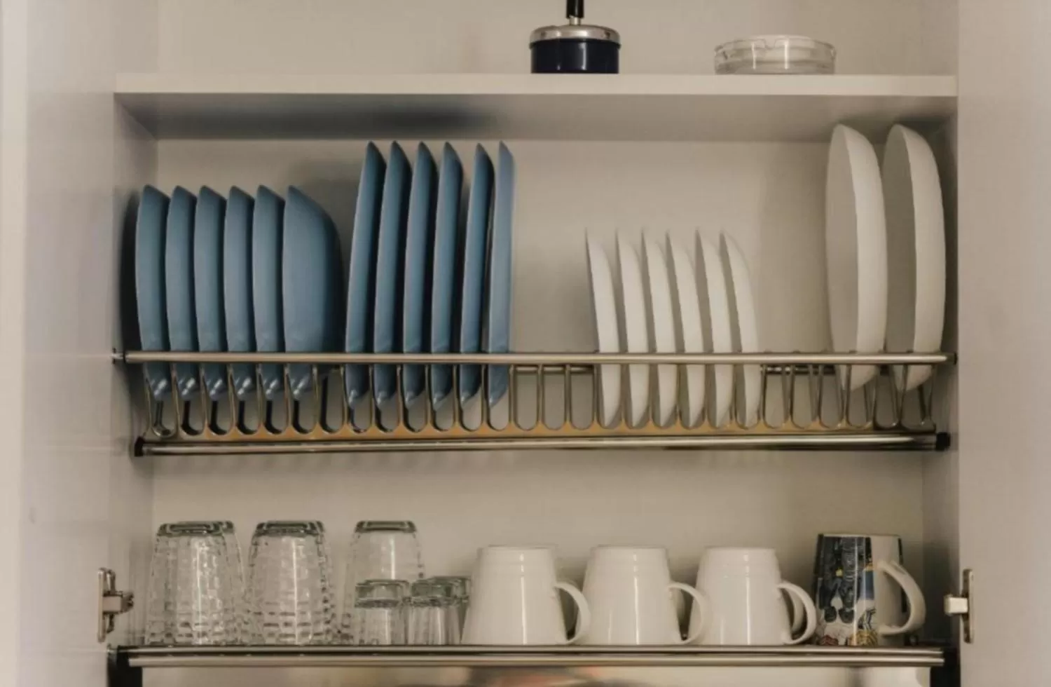 Kitchen or kitchenette, Coffee/Tea Facilities in Batumi Inn Aparthotel With Sea View