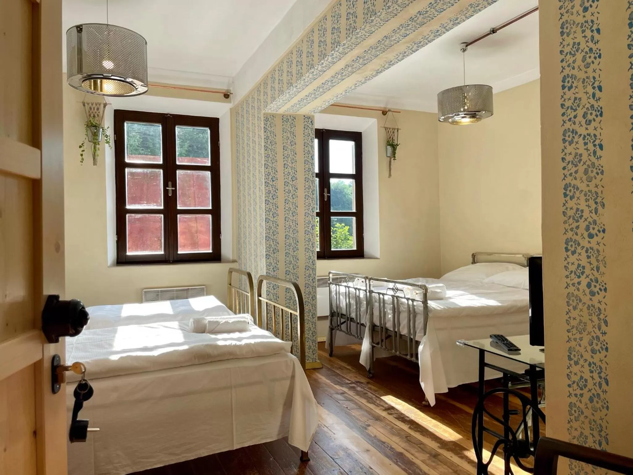 Bed in HARABURDI® Recyclart Hotel