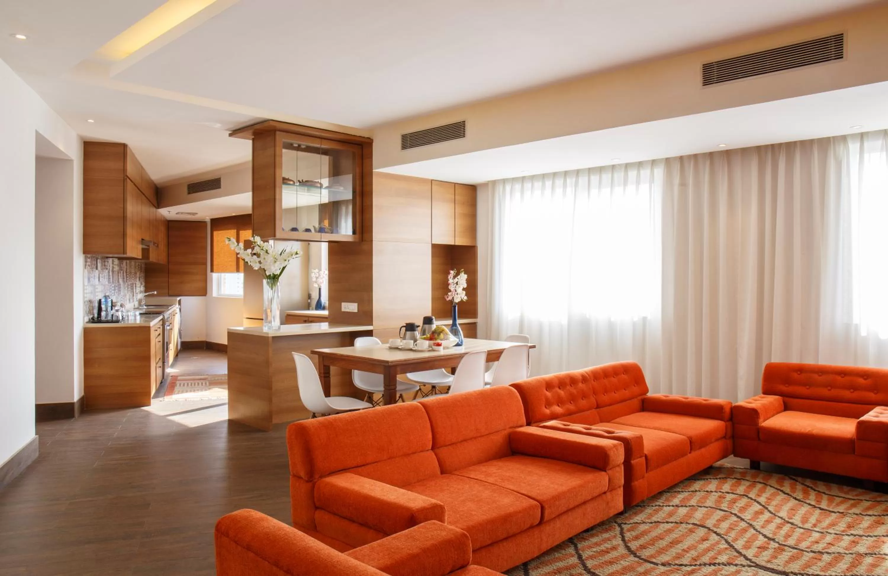 Living room in Hotel Ambassador by ACE Hotels