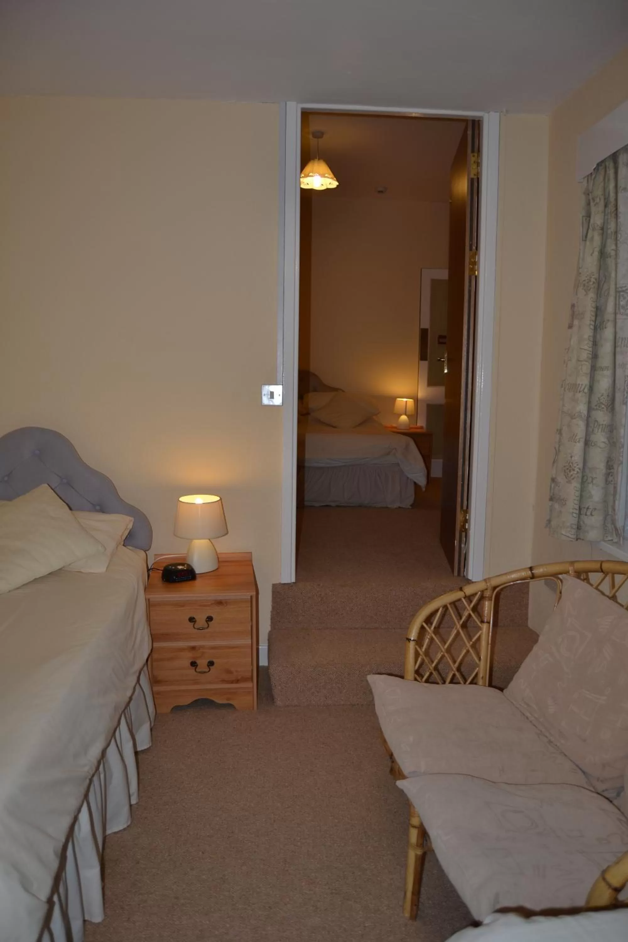 Bedroom, Bed in City Inn