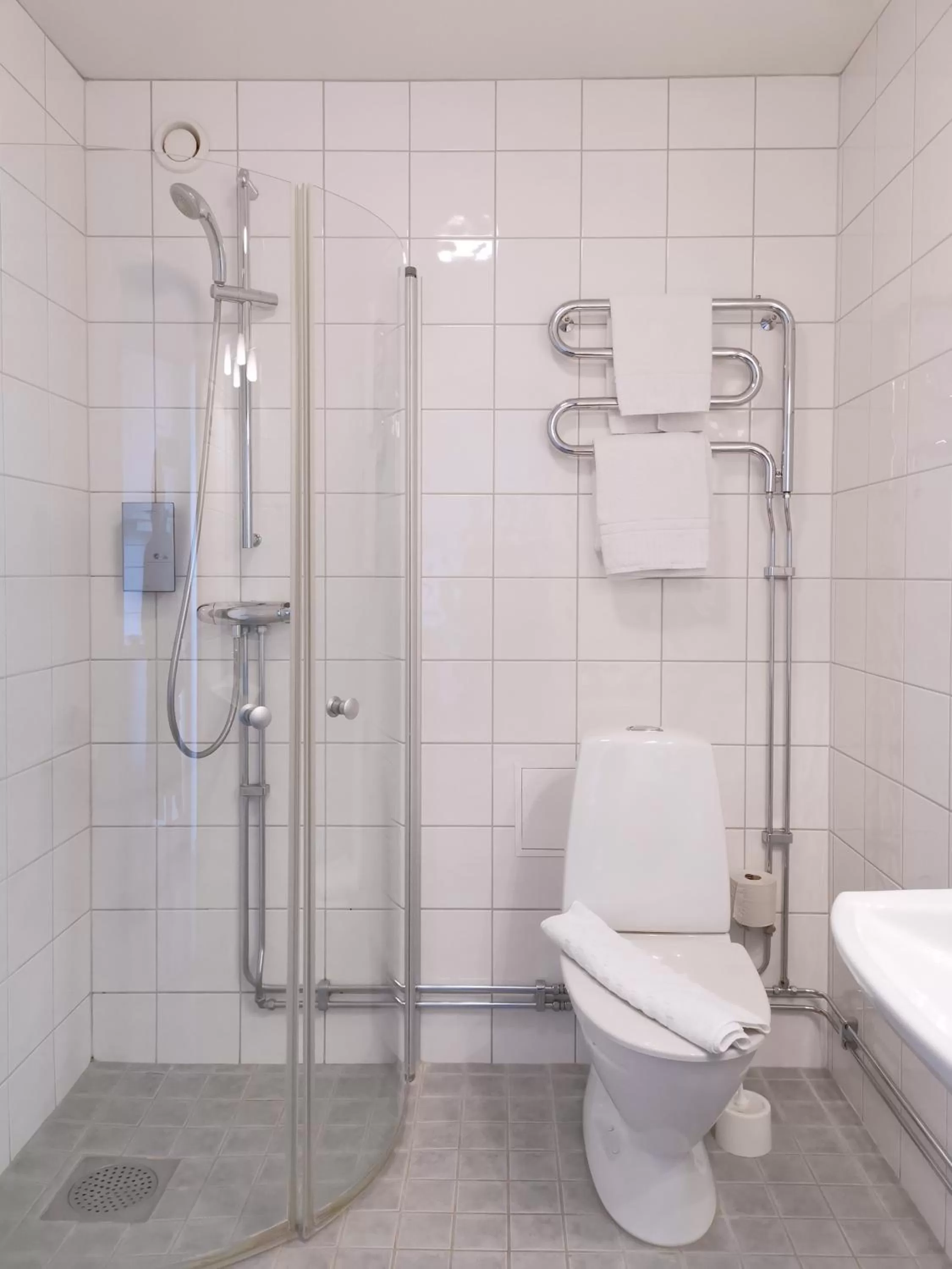 Toilet in 2Home Hotel Apartments