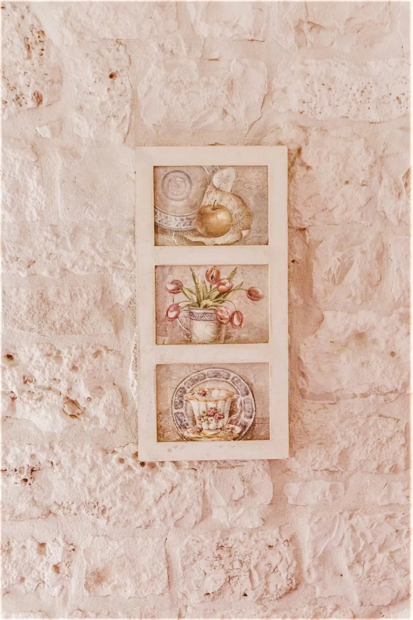 Decorative detail in Trulli Donna Isabella