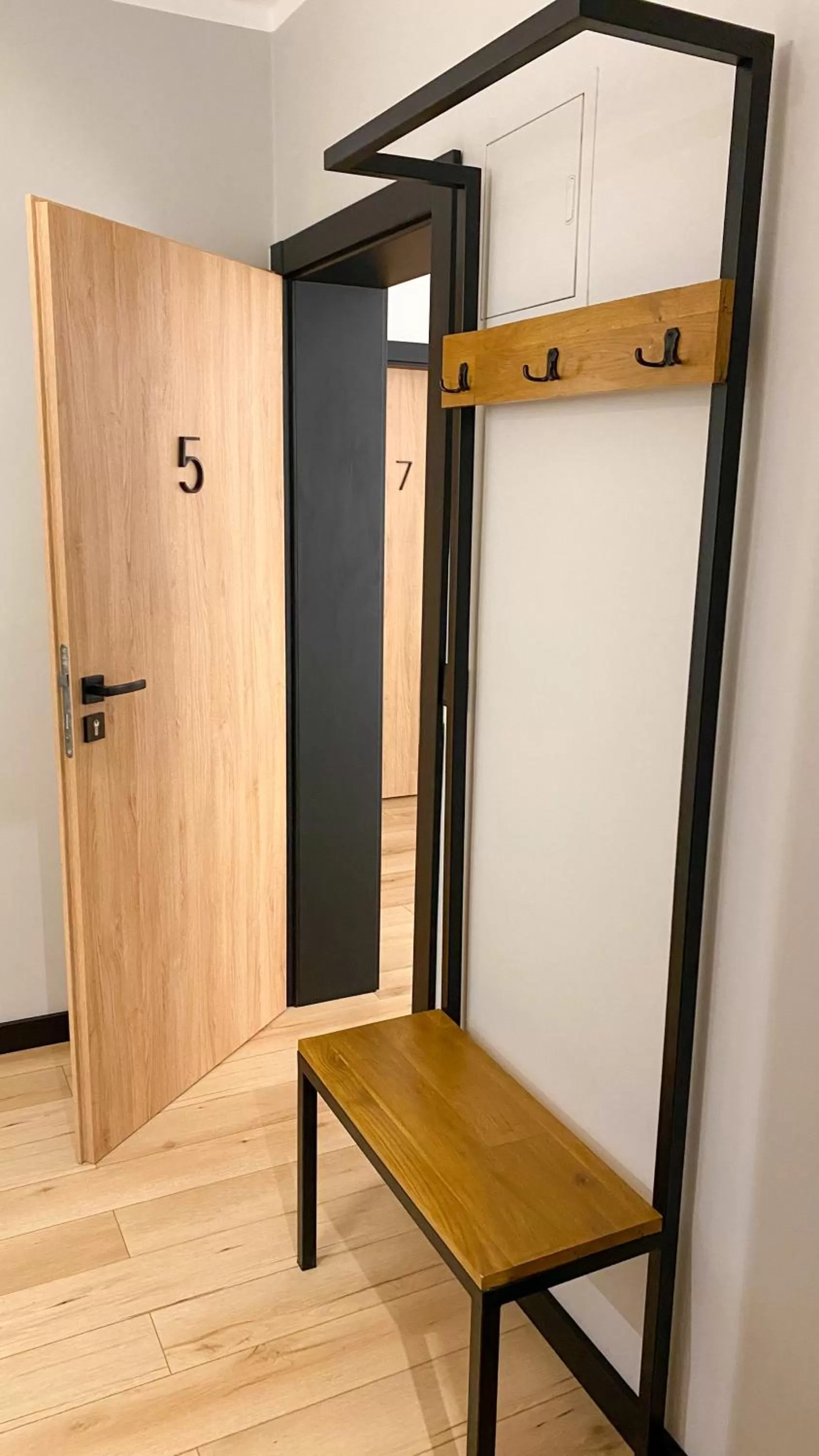 Zajazd Valentino / Listopadowa 55