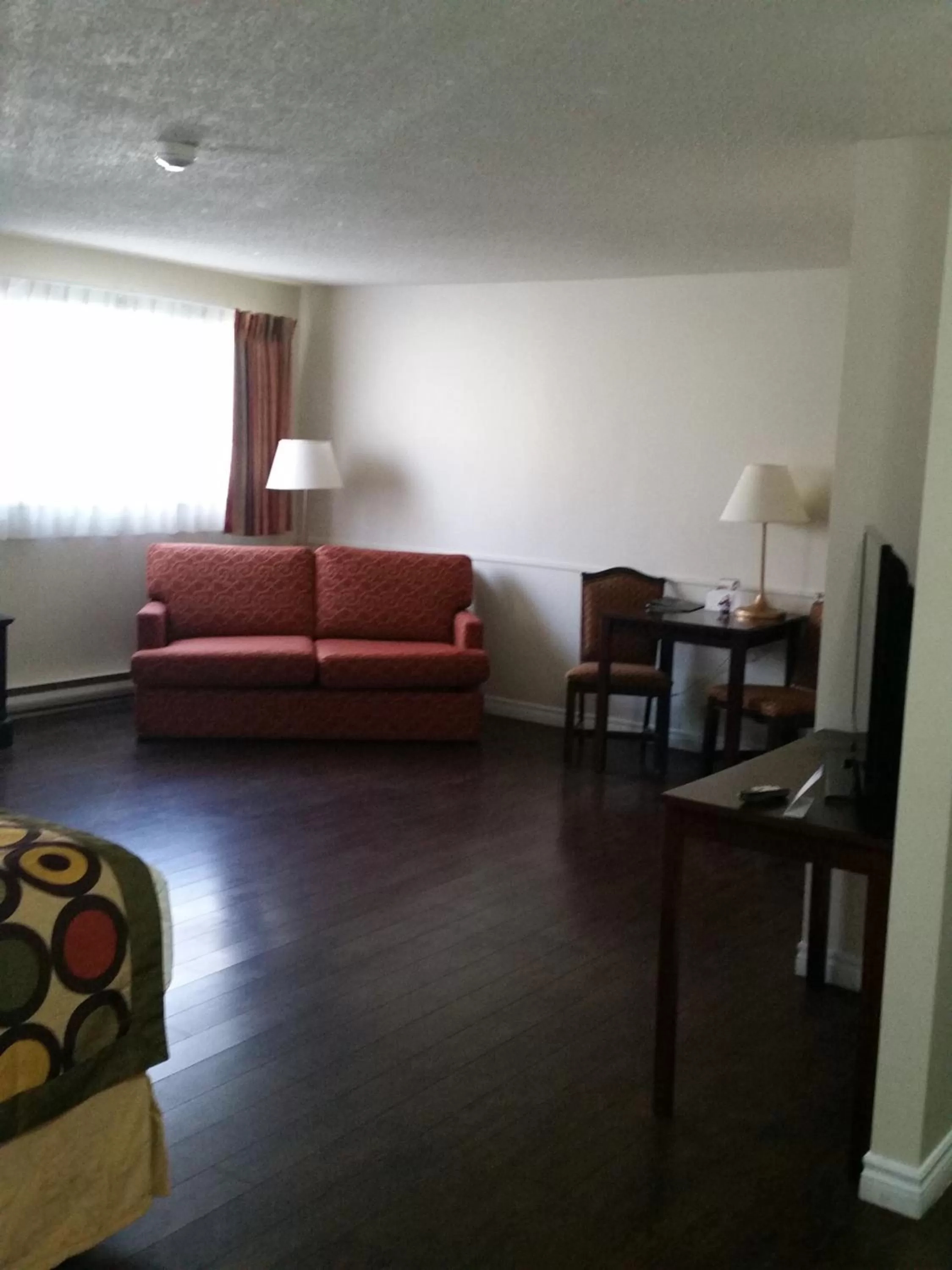 Seating area in Super 8 by Wyndham Brockville