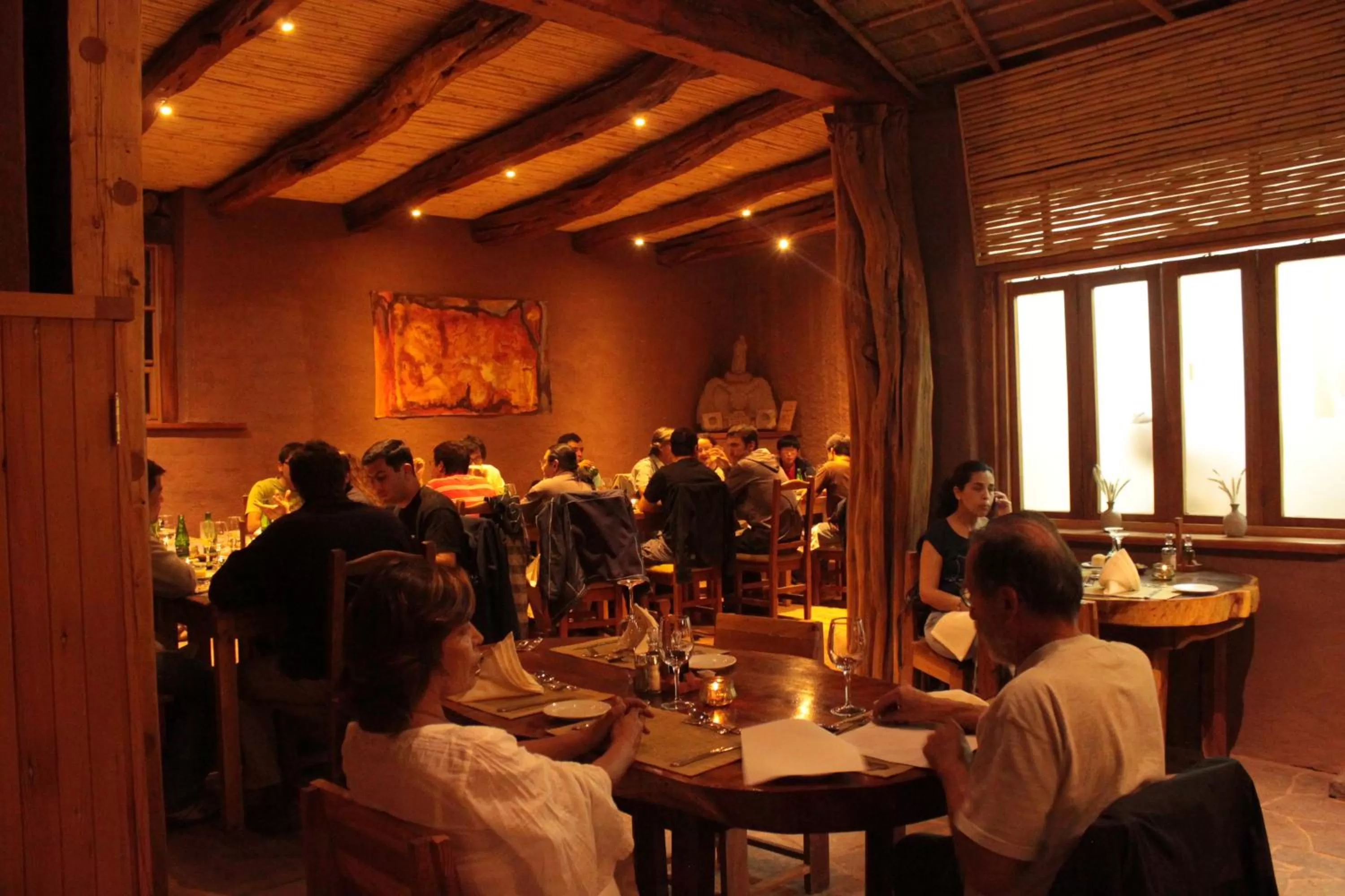 Restaurant/places to eat in Hotel Kimal