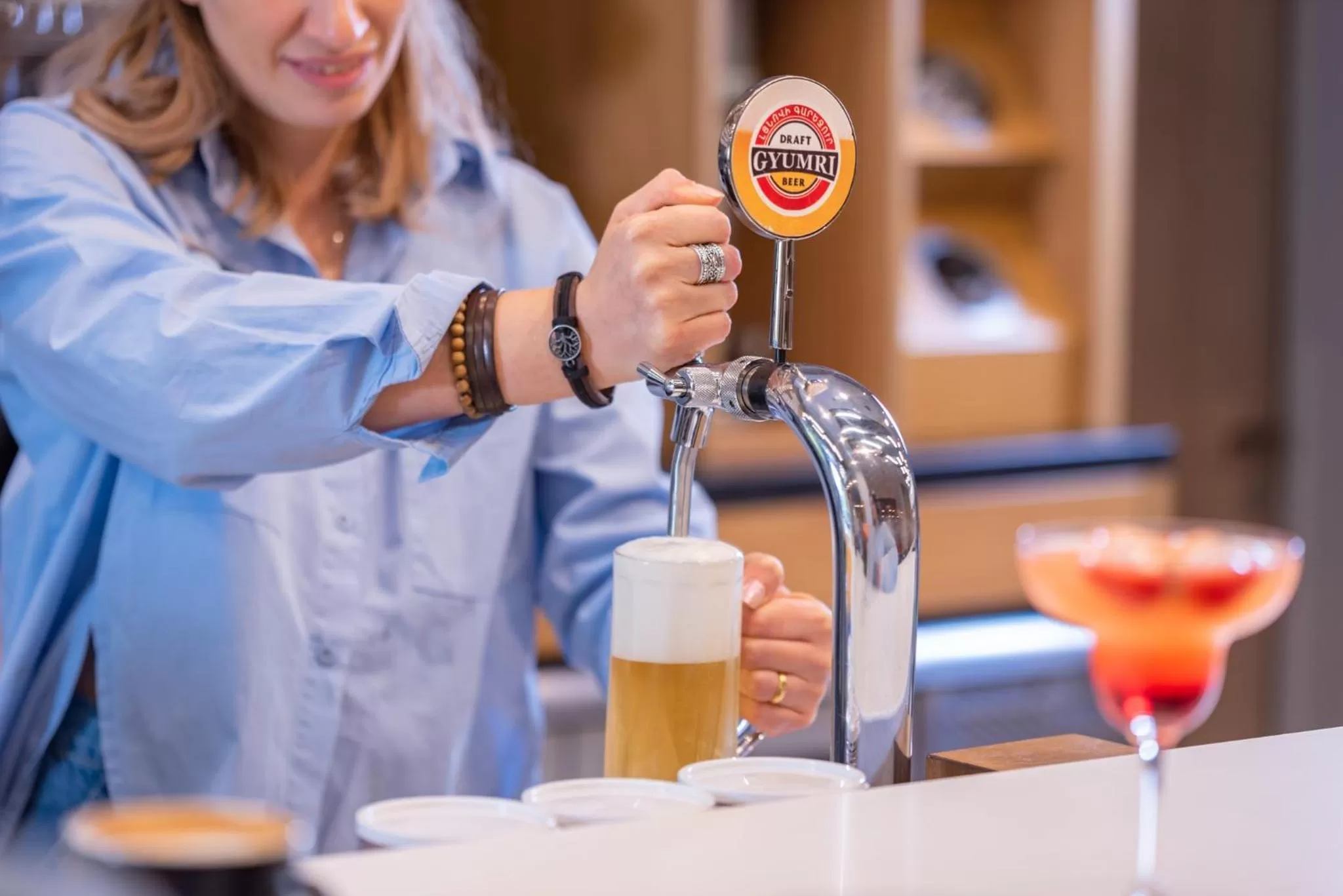 Lounge or bar in Holiday Inn Express - Yerevan by IHG