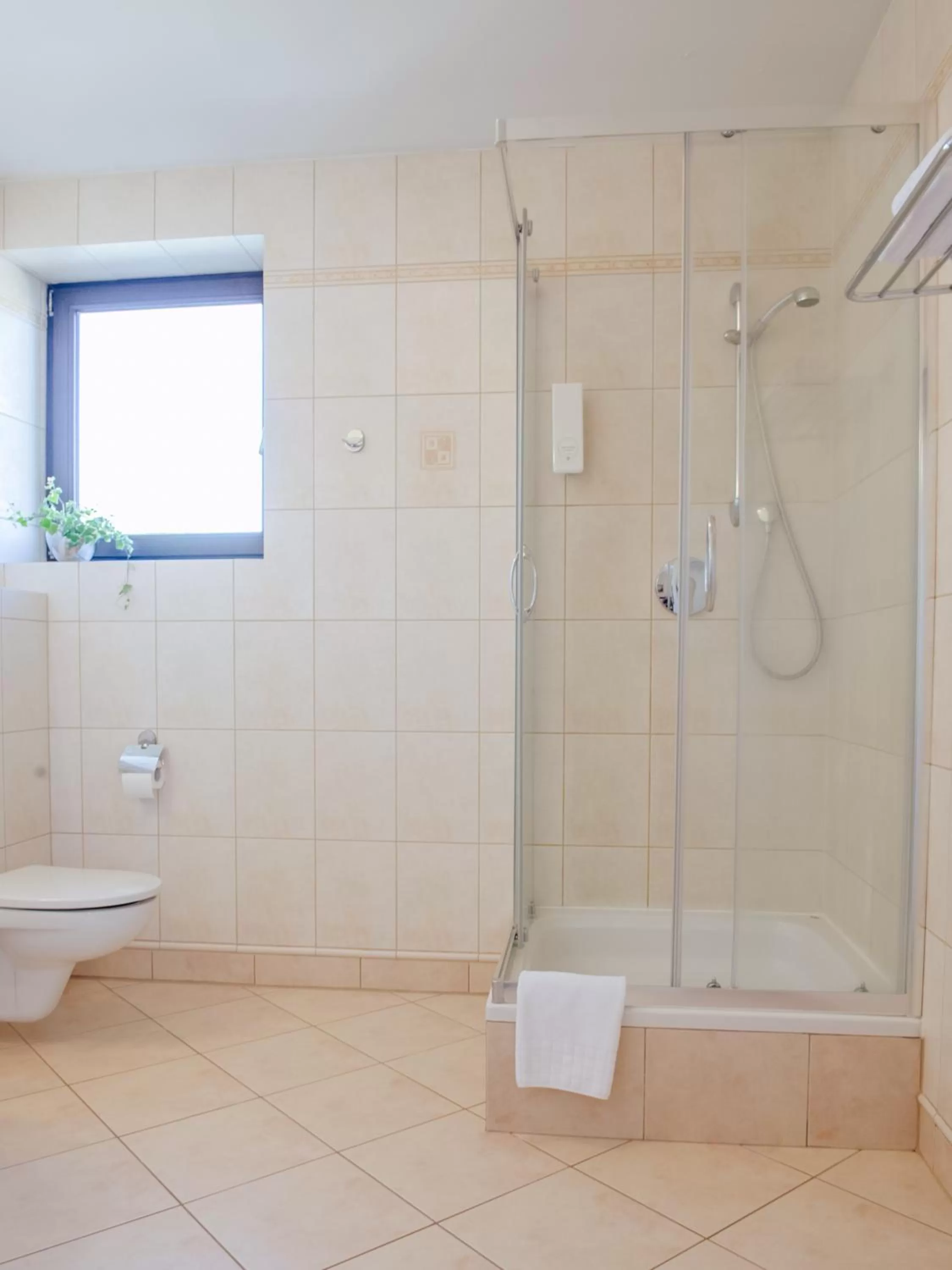 Shower in Hotel Koloseum