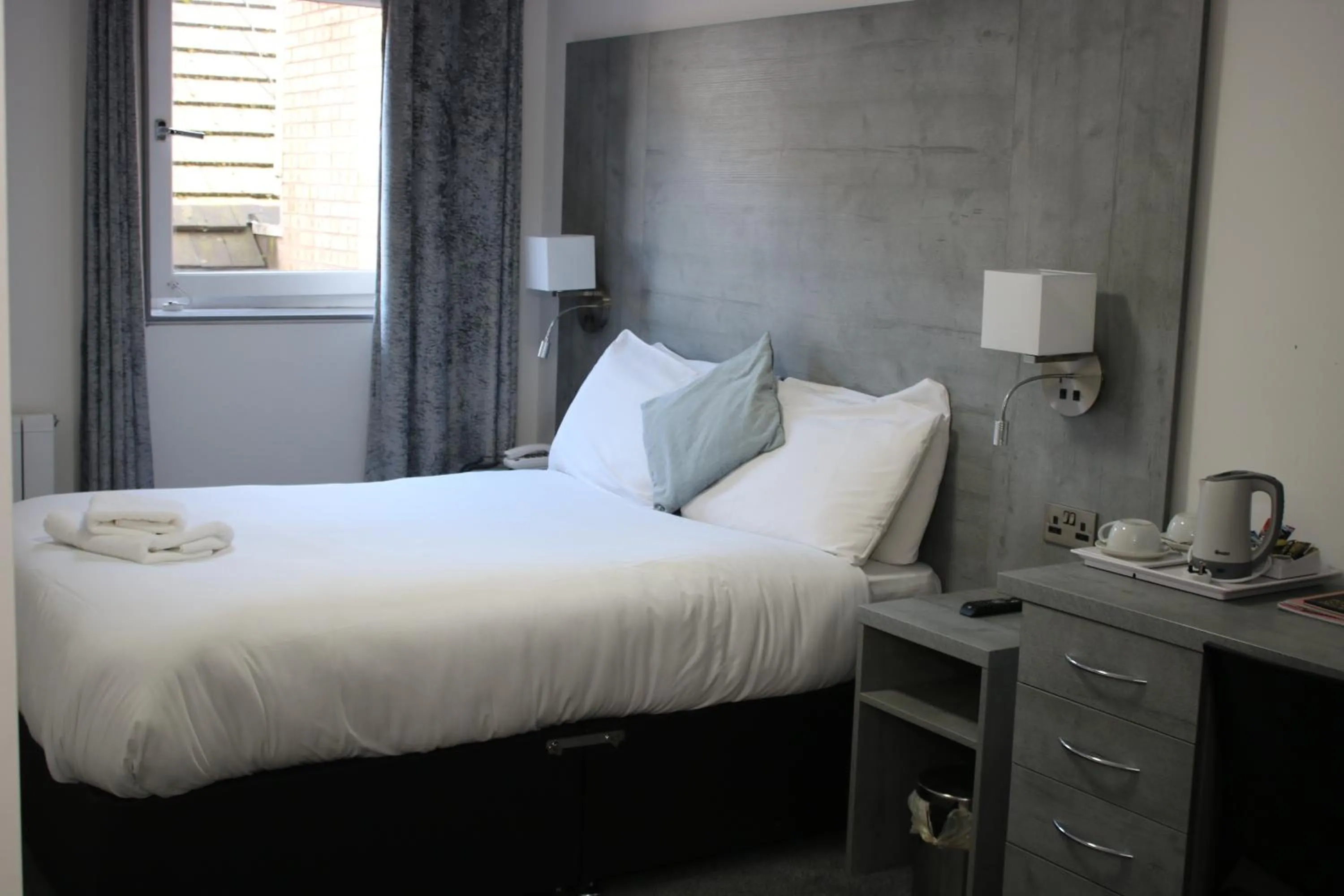 Bed in Brunswick Merchant City Hotel