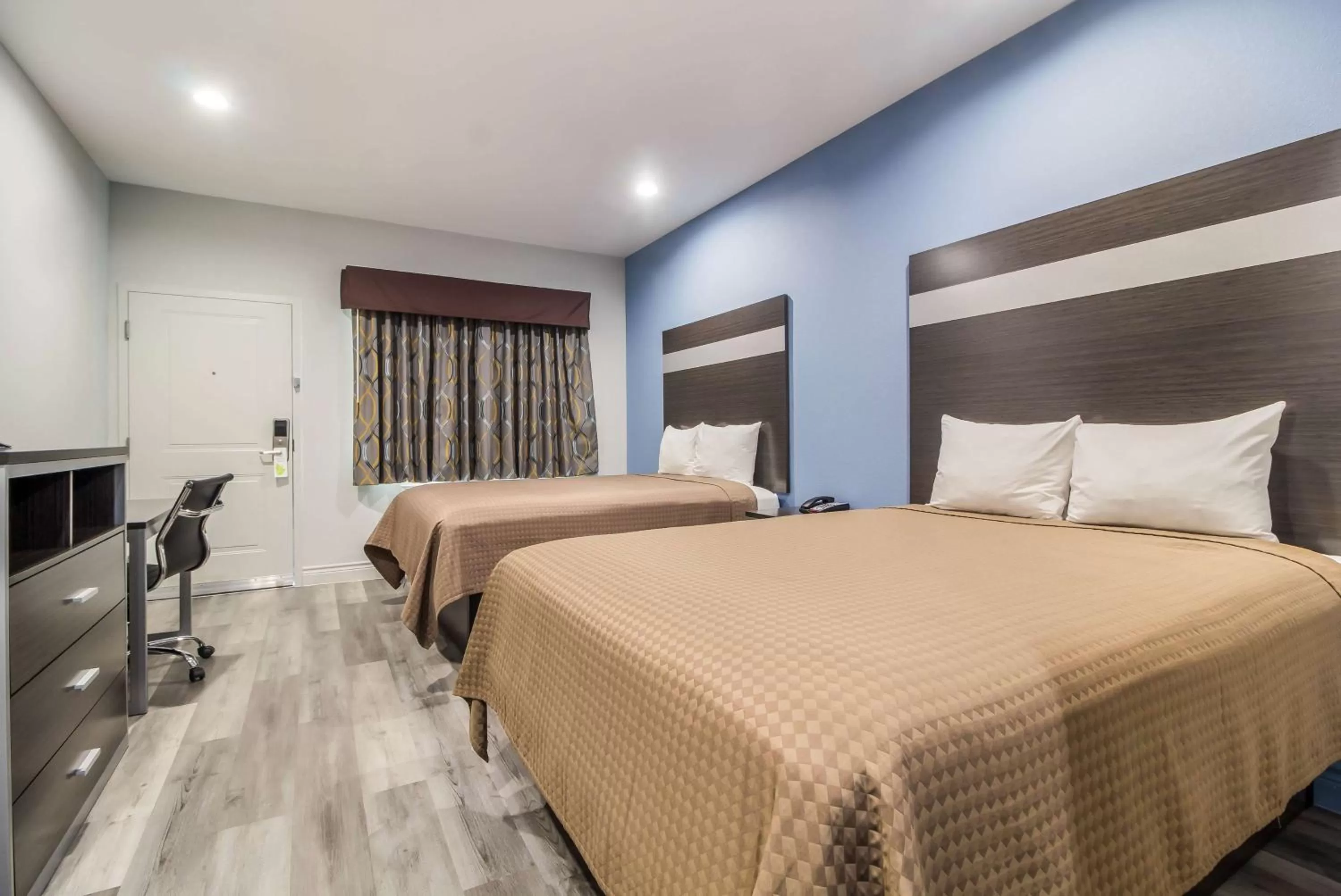 Bed in Studio 6 Deer Park, Tx