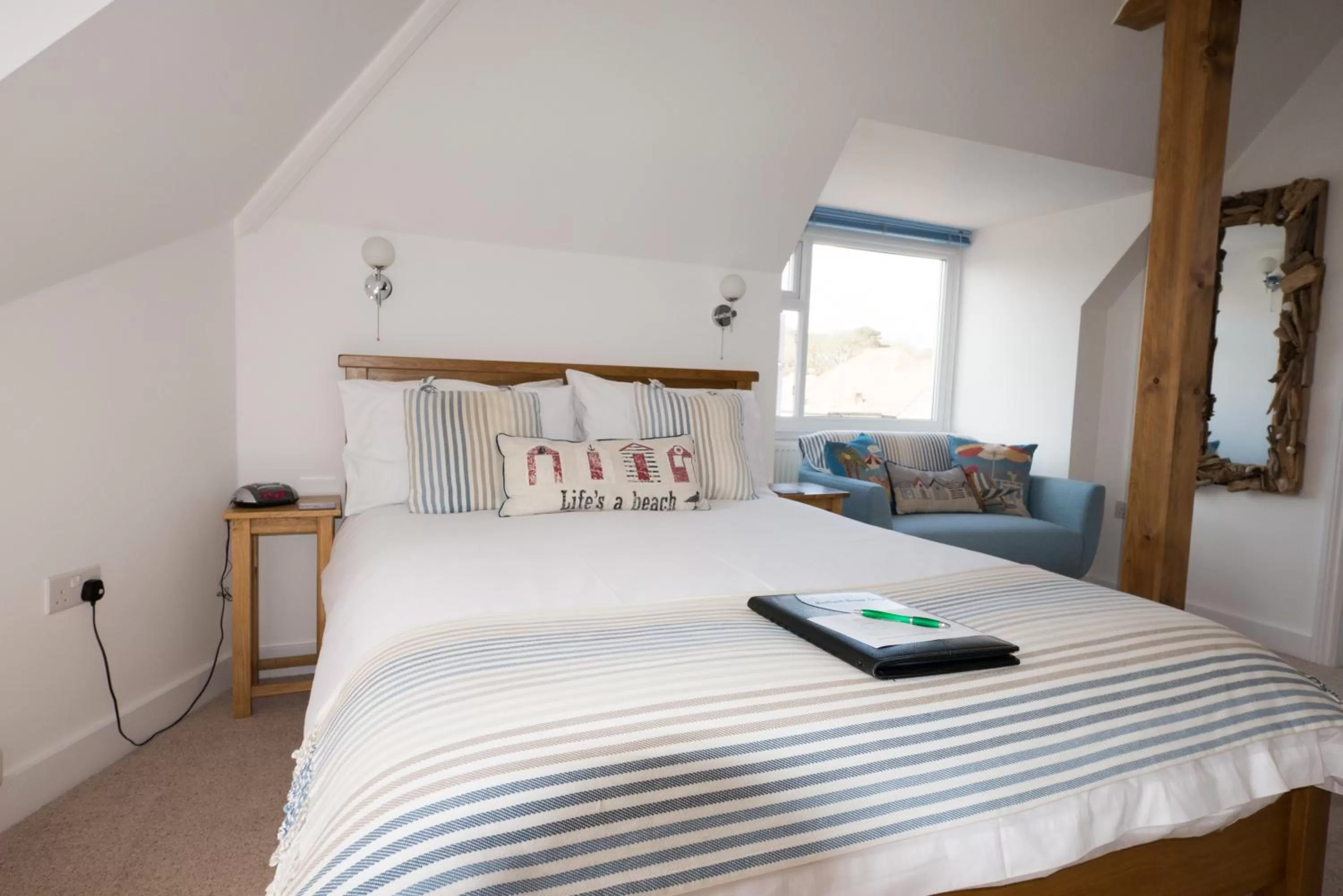 Bed in Southern Breeze Lodge - Adults Only