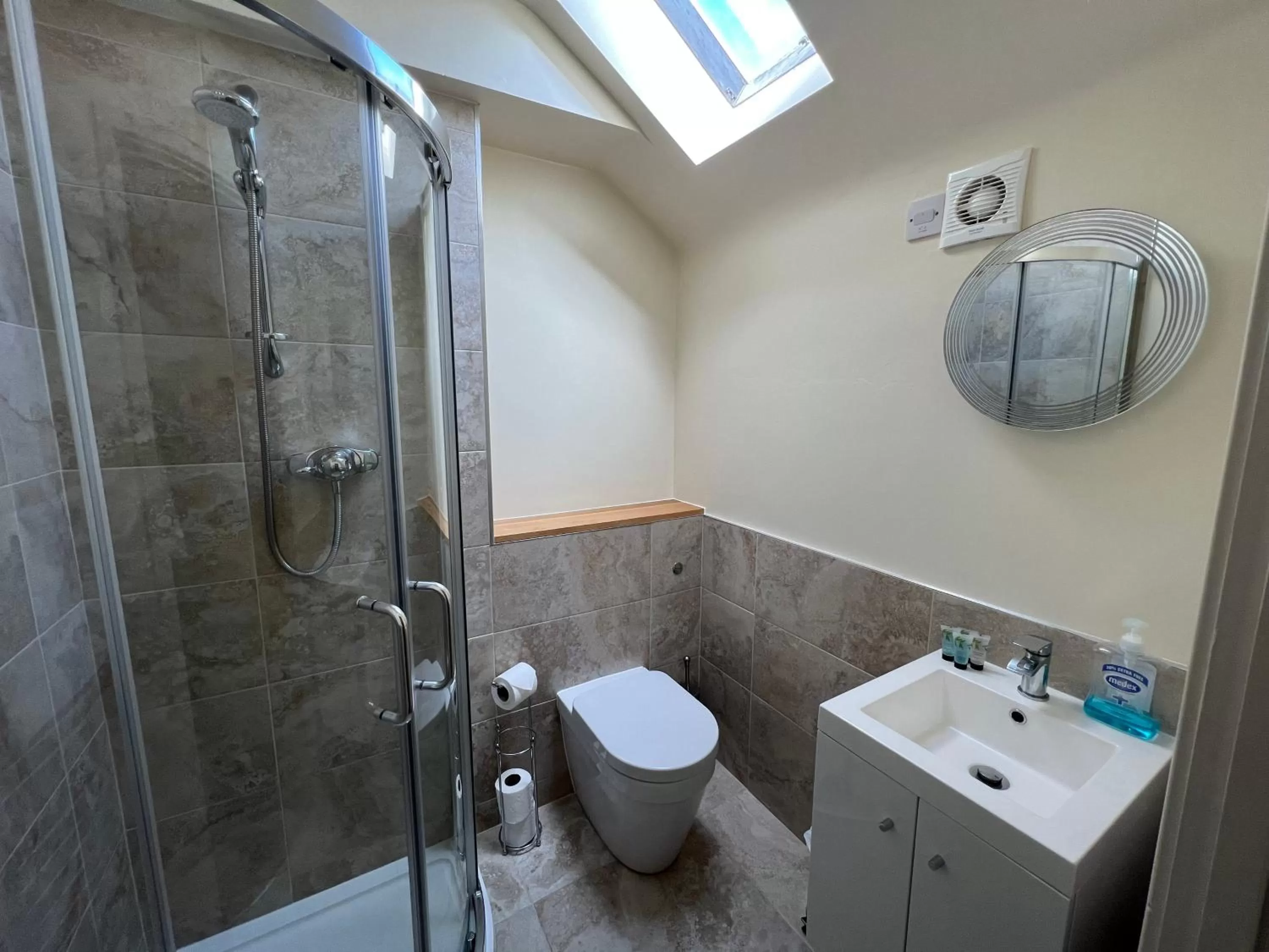 Bathroom in The Beresford Arms