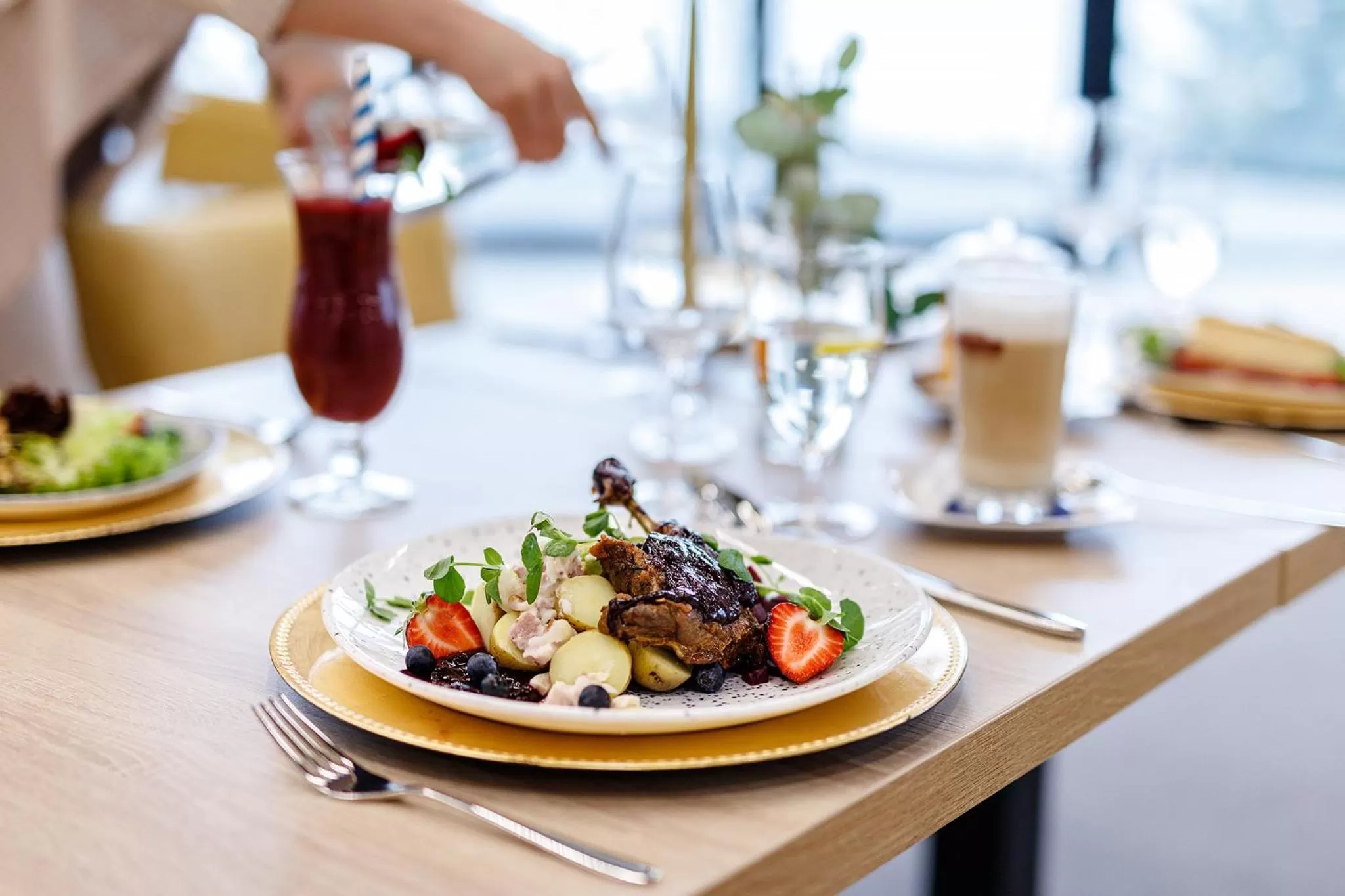 Food in Hotel Robert's Port