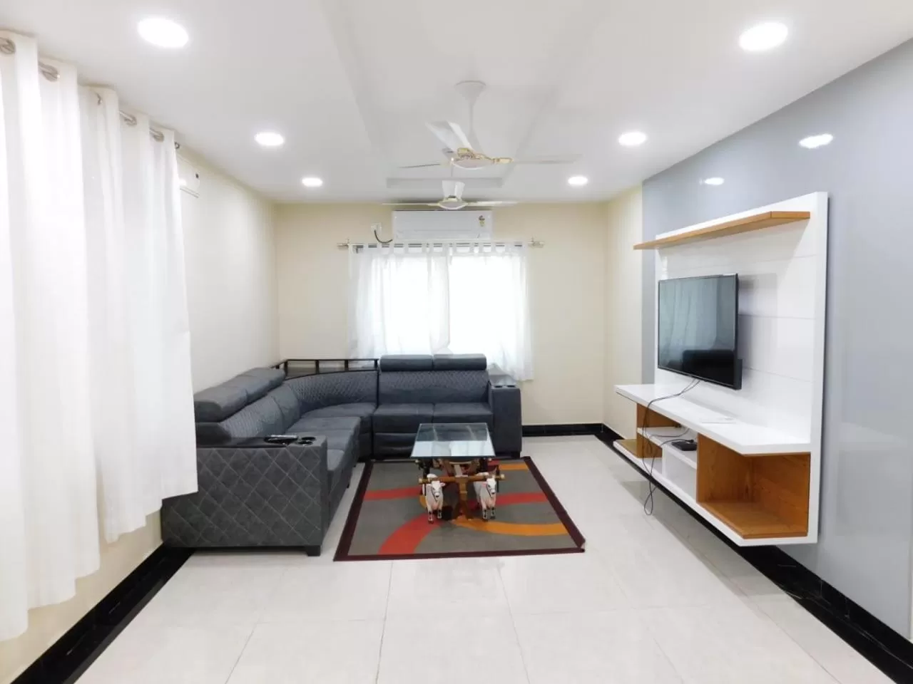 Living room, Bed in Hotel Voila Atnest Suites Kokapet, Business Hotel