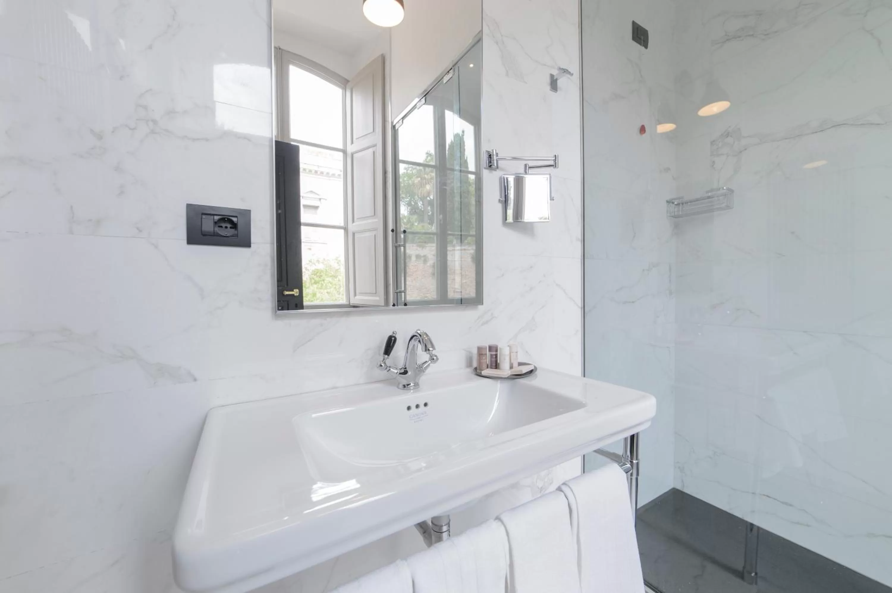 Deluxe Suite with Spa Bath in Roma Luxus Hotel