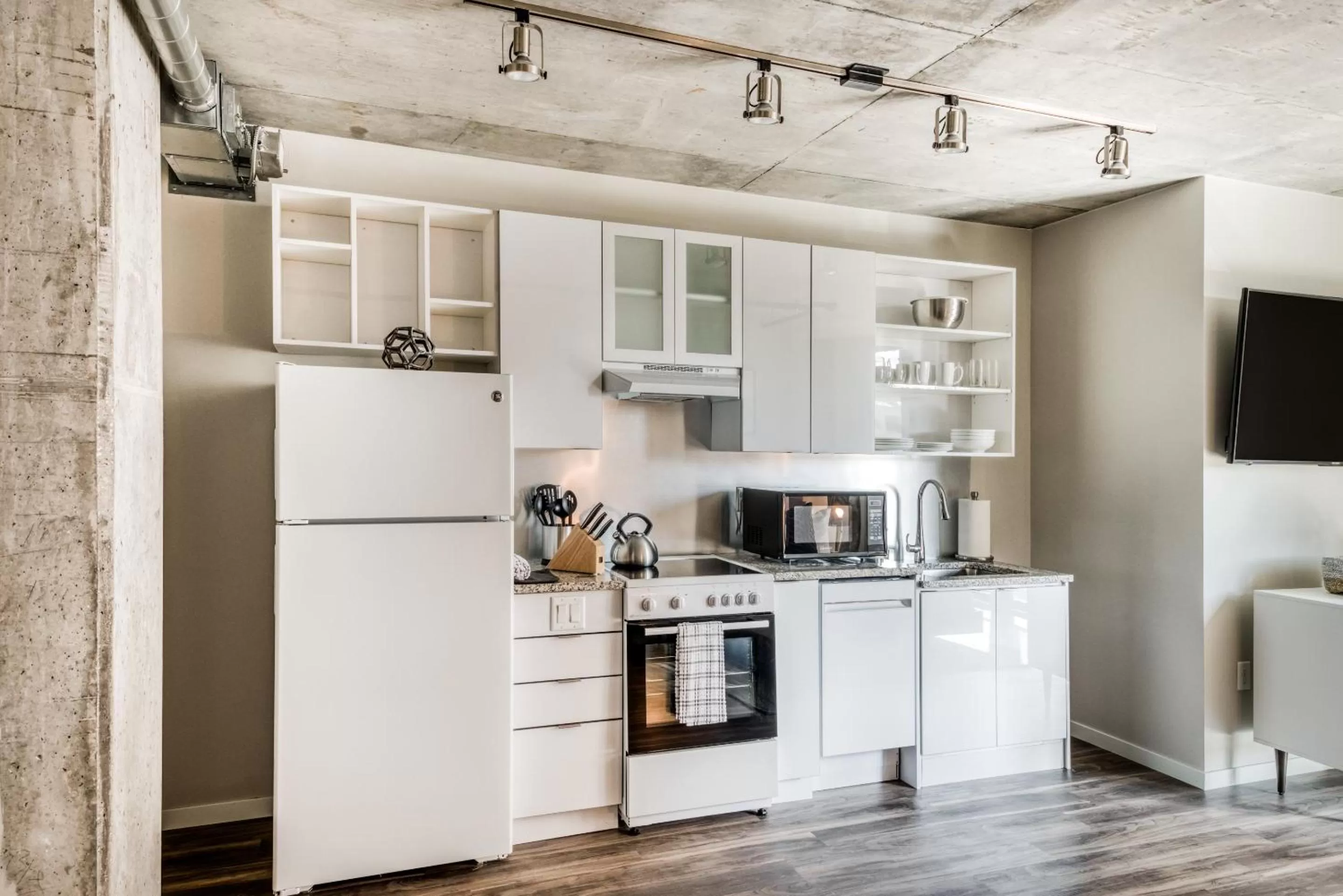 Kitchen/Kitchenette in Mint House Minneapolis - Downtown West