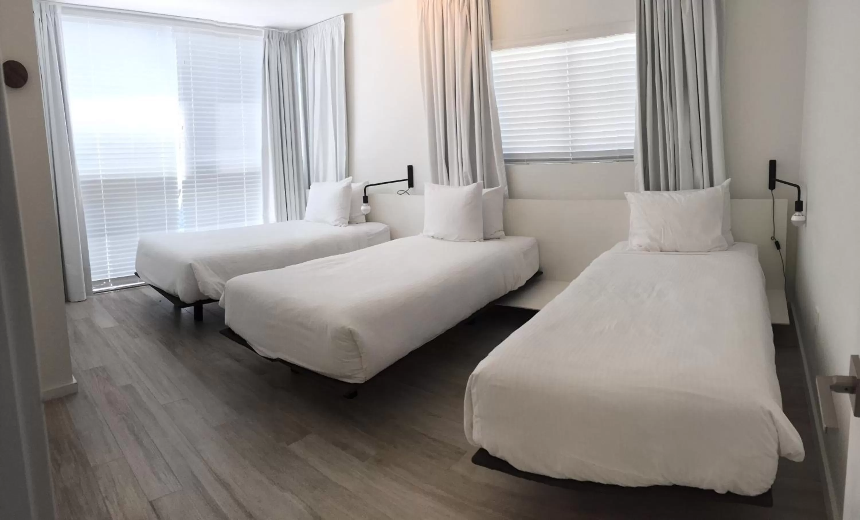 Bedroom, Bed in Beach Haus Key Biscayne Contemporary Apartments