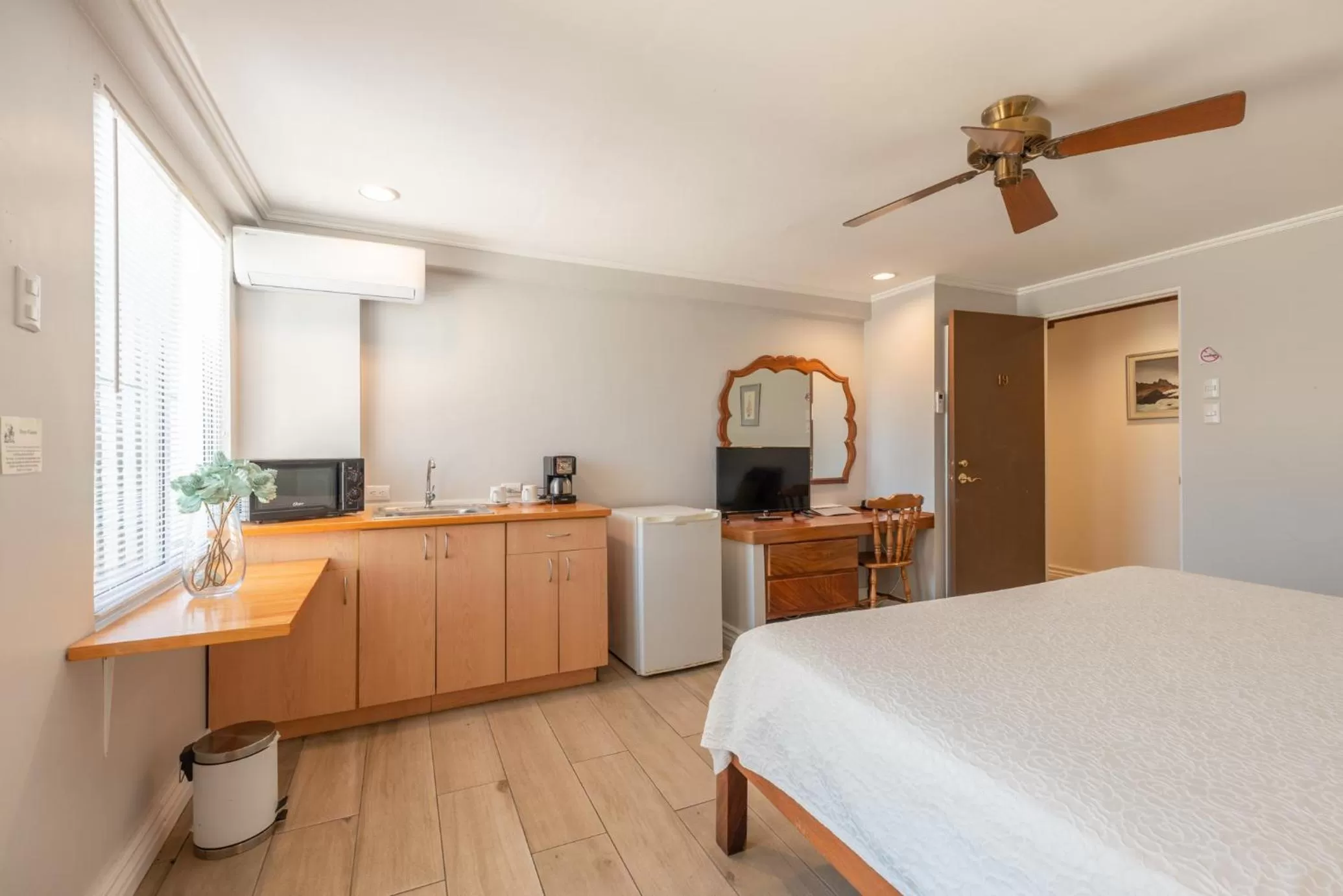 Kitchen or kitchenette, Bed in Posada el Quijote