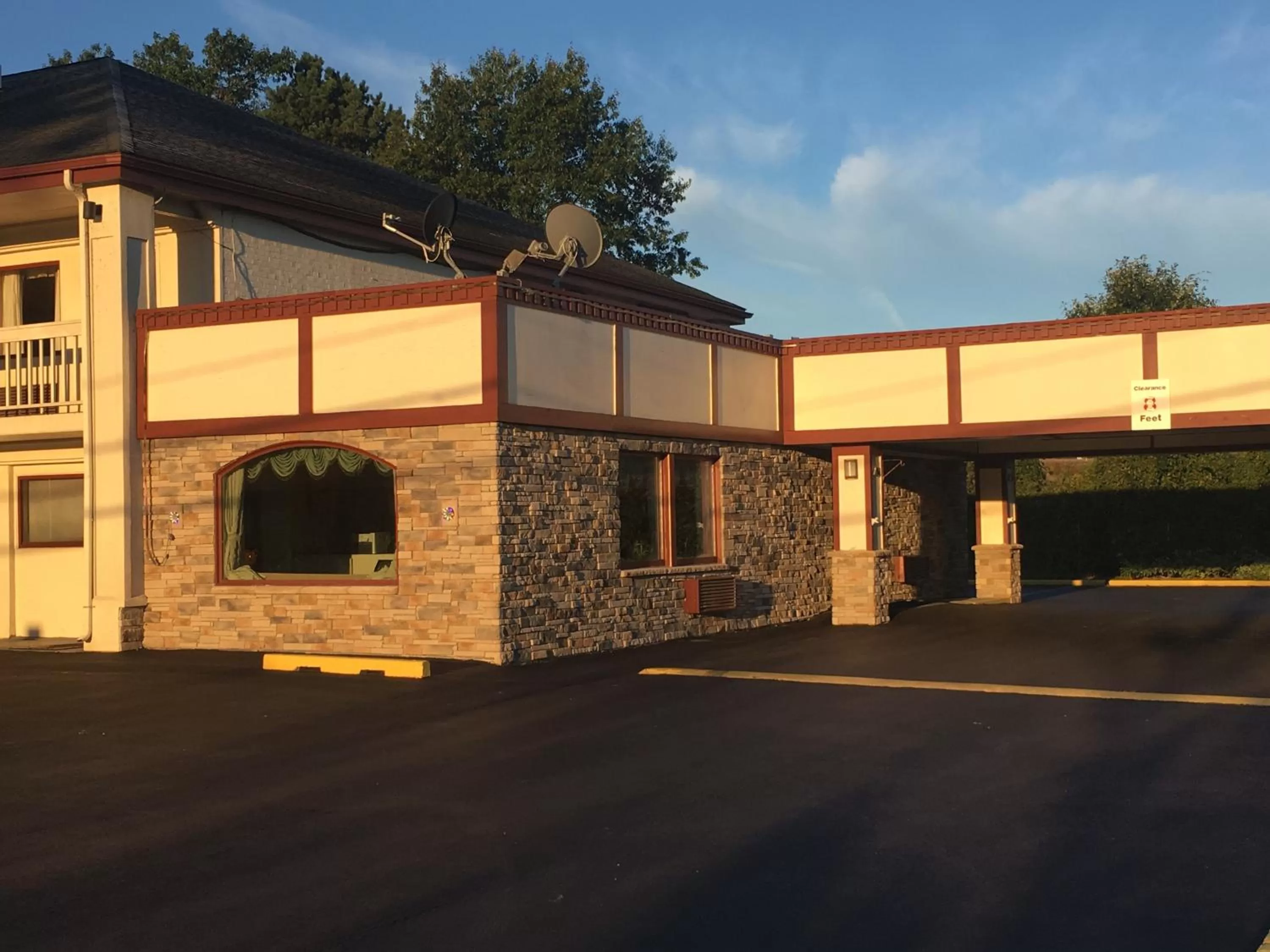 Days Inn by Wyndham Queensbury/Lake George