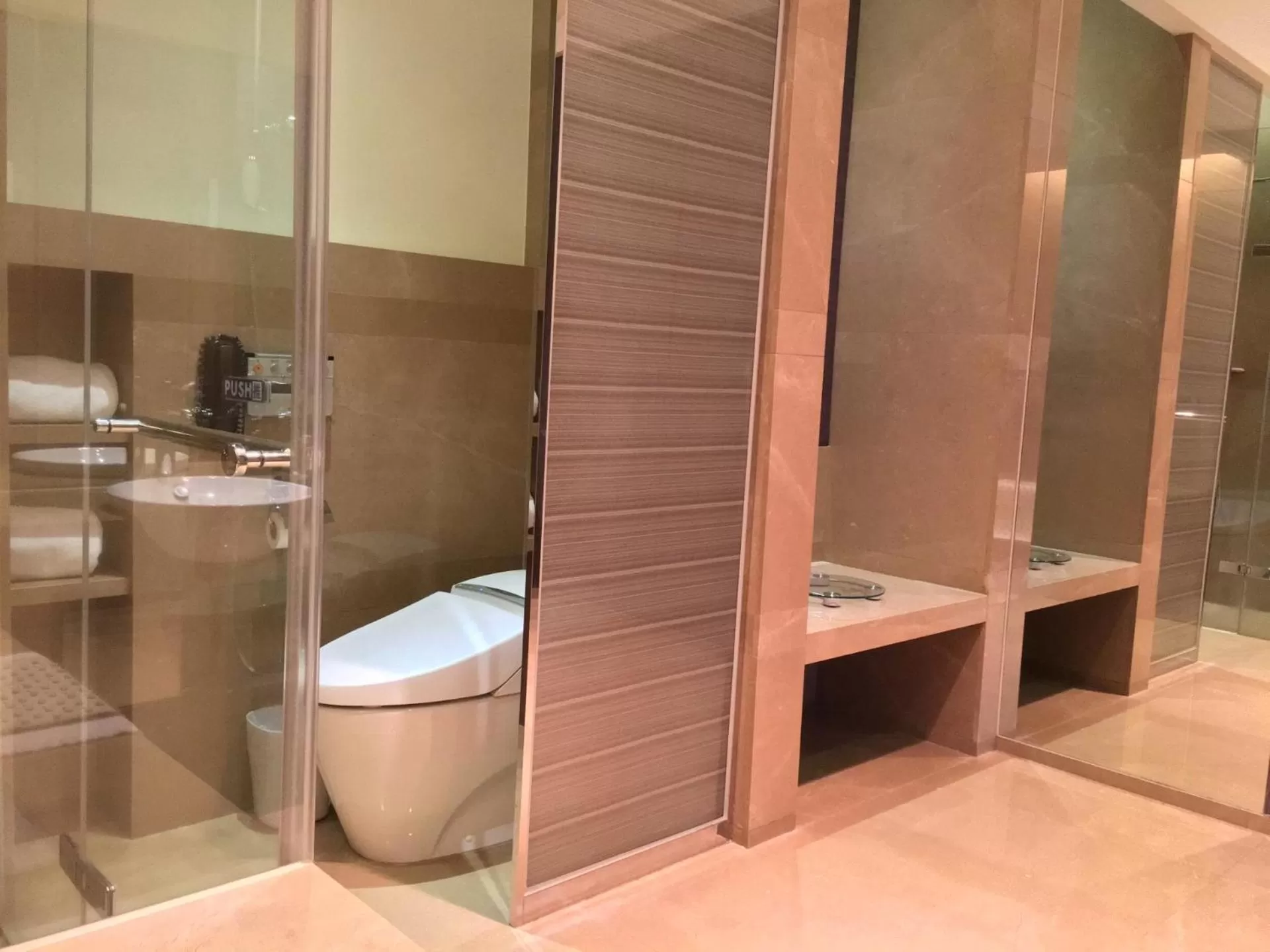 Toilet in City Suites - Taipei Nandong