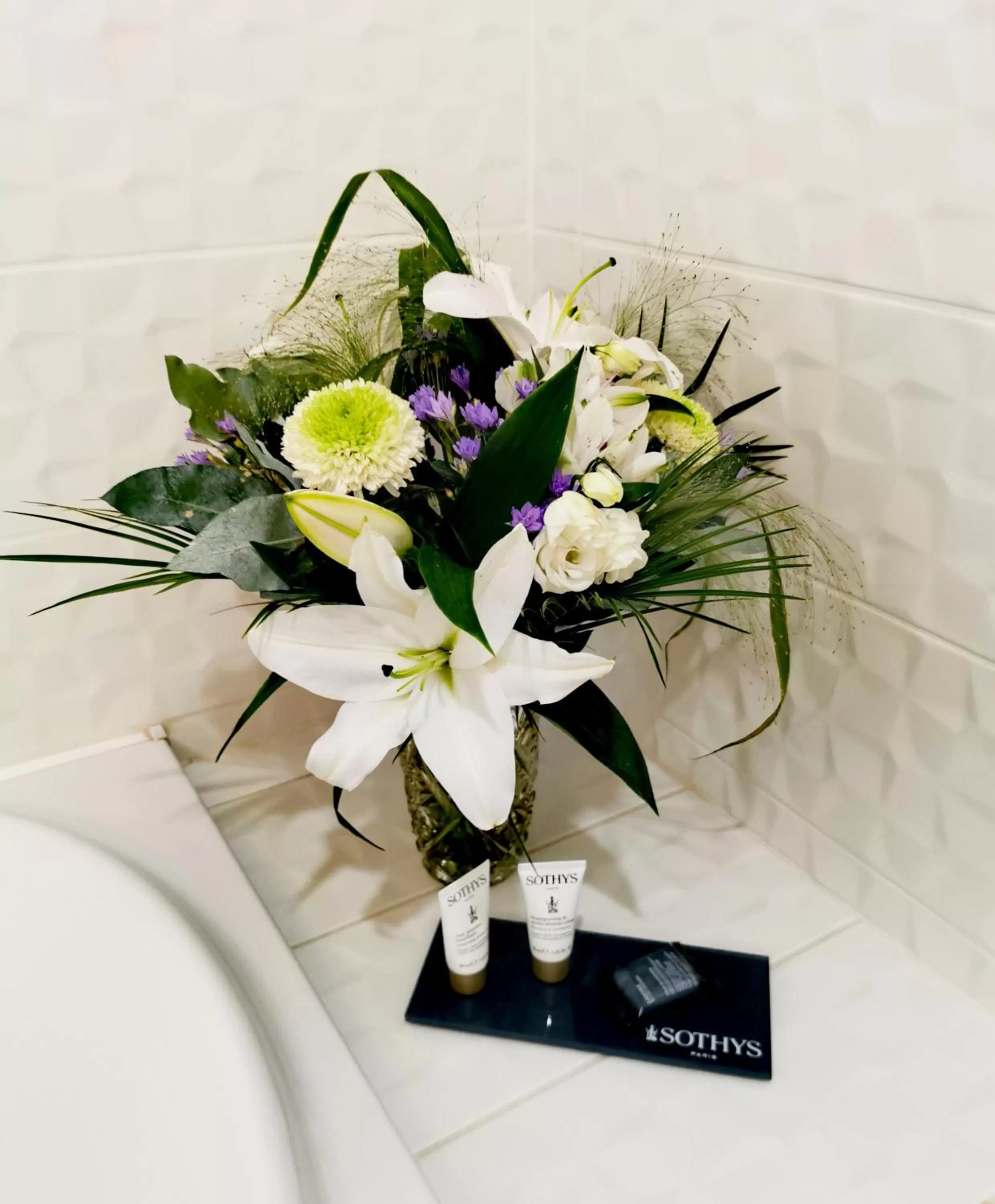 Bathroom in Grand Hôtel Brive