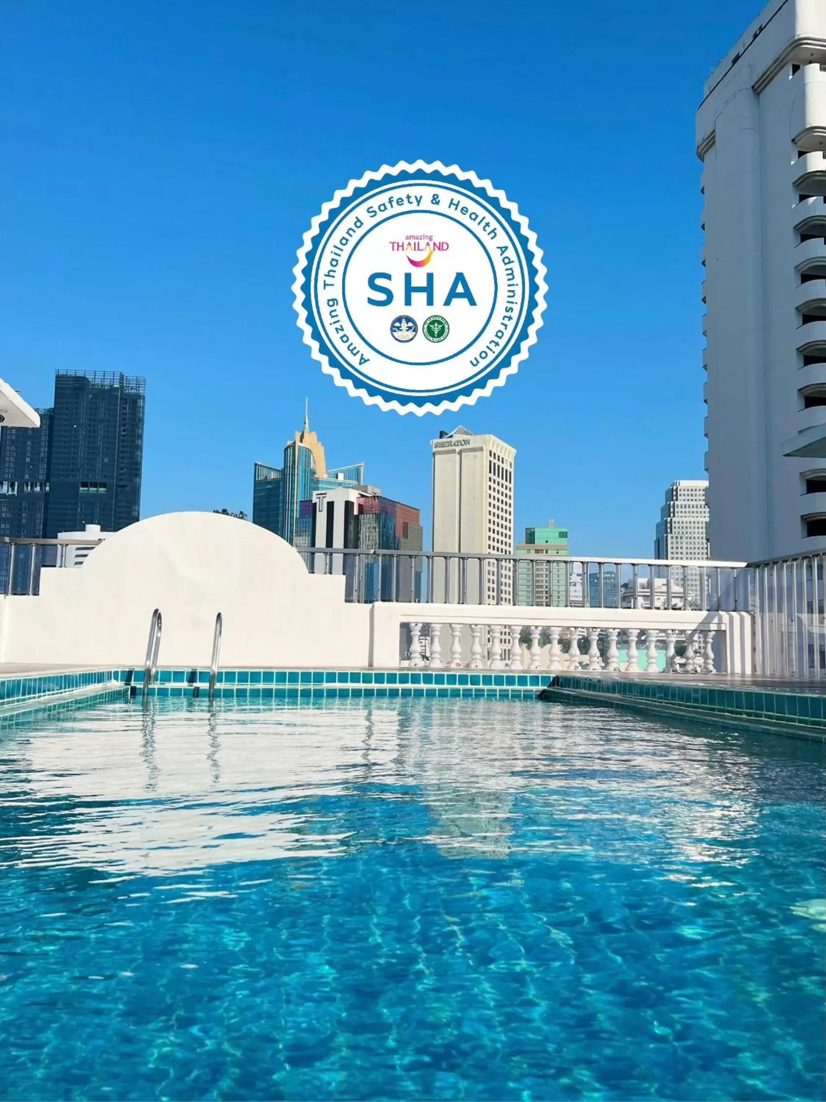 Swimming pool in The Promenade Bangkok