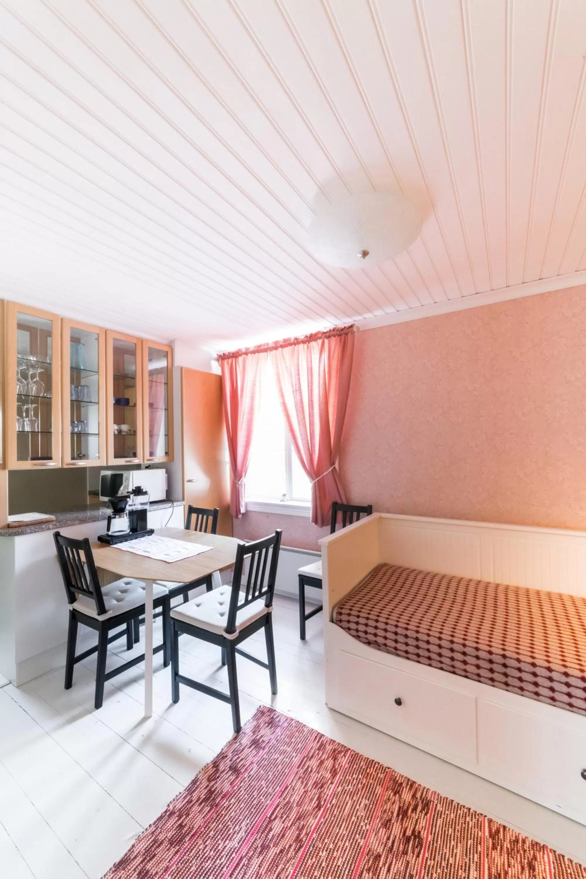 Living room, Bed in Tiittalan Kartano