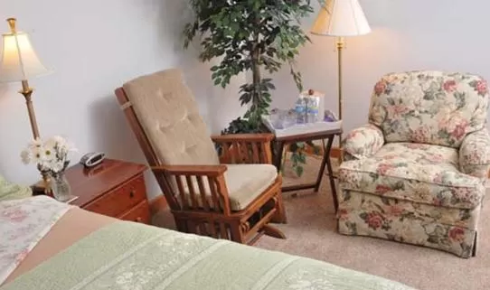 Seating Area in Berry Springs Lodge