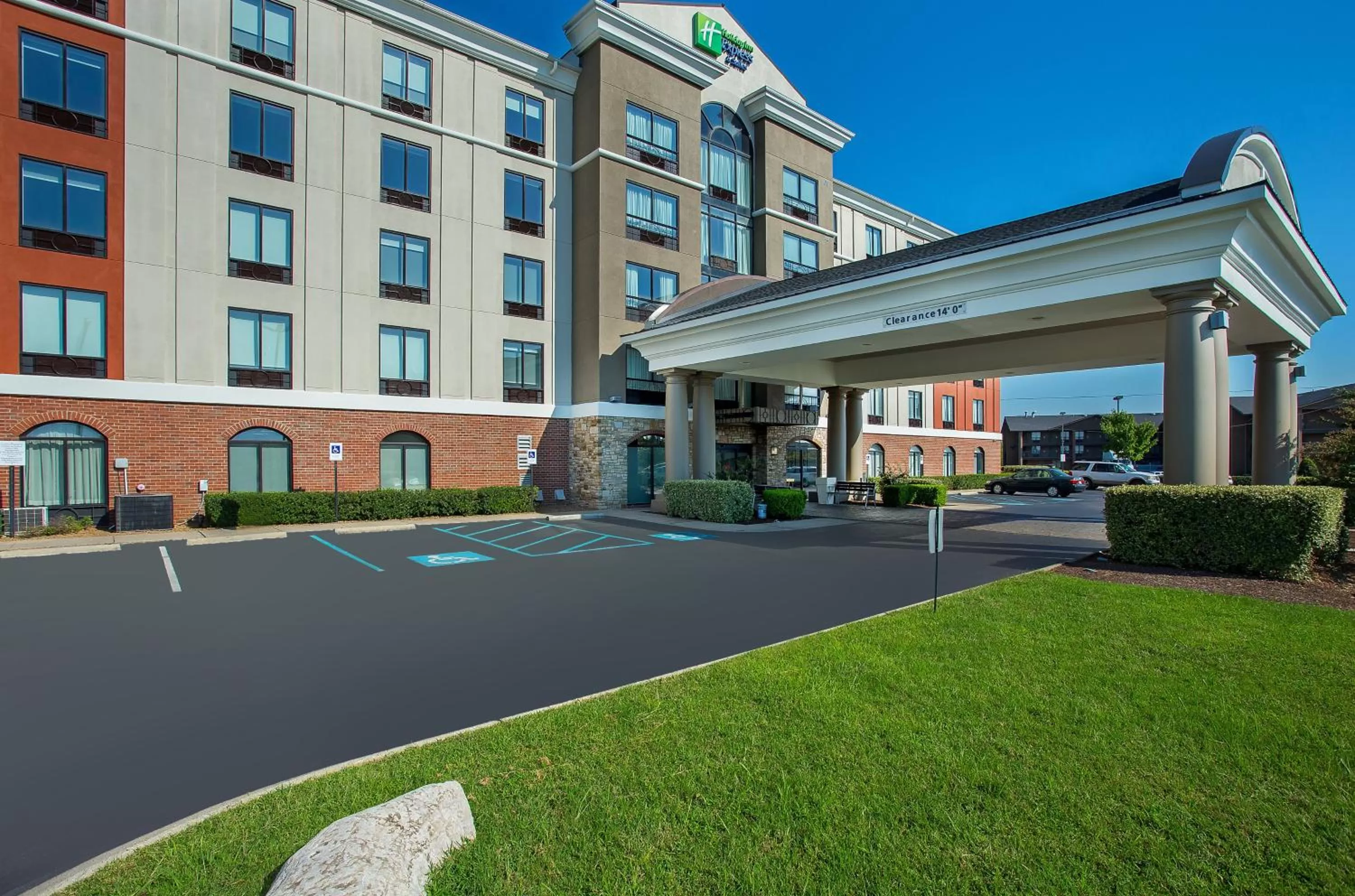 Property building in Holiday Inn Express & Suites Lebanon-Nashville Area by IHG