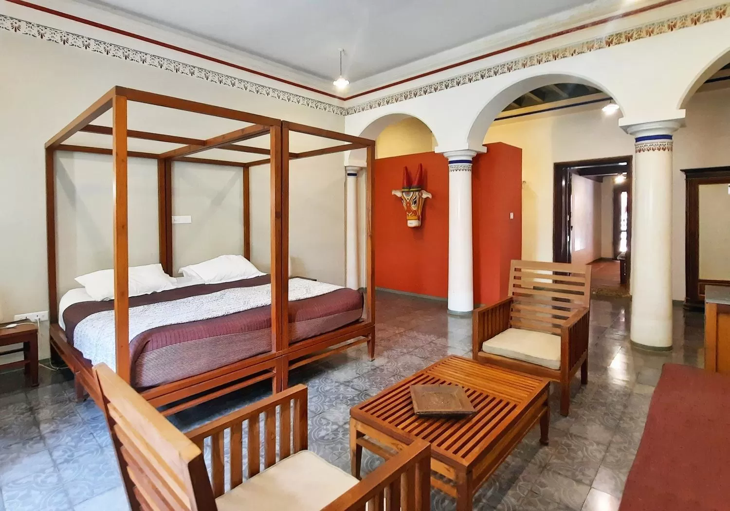 Photo of the whole room, Bed in Saratha Vilas Chettinad