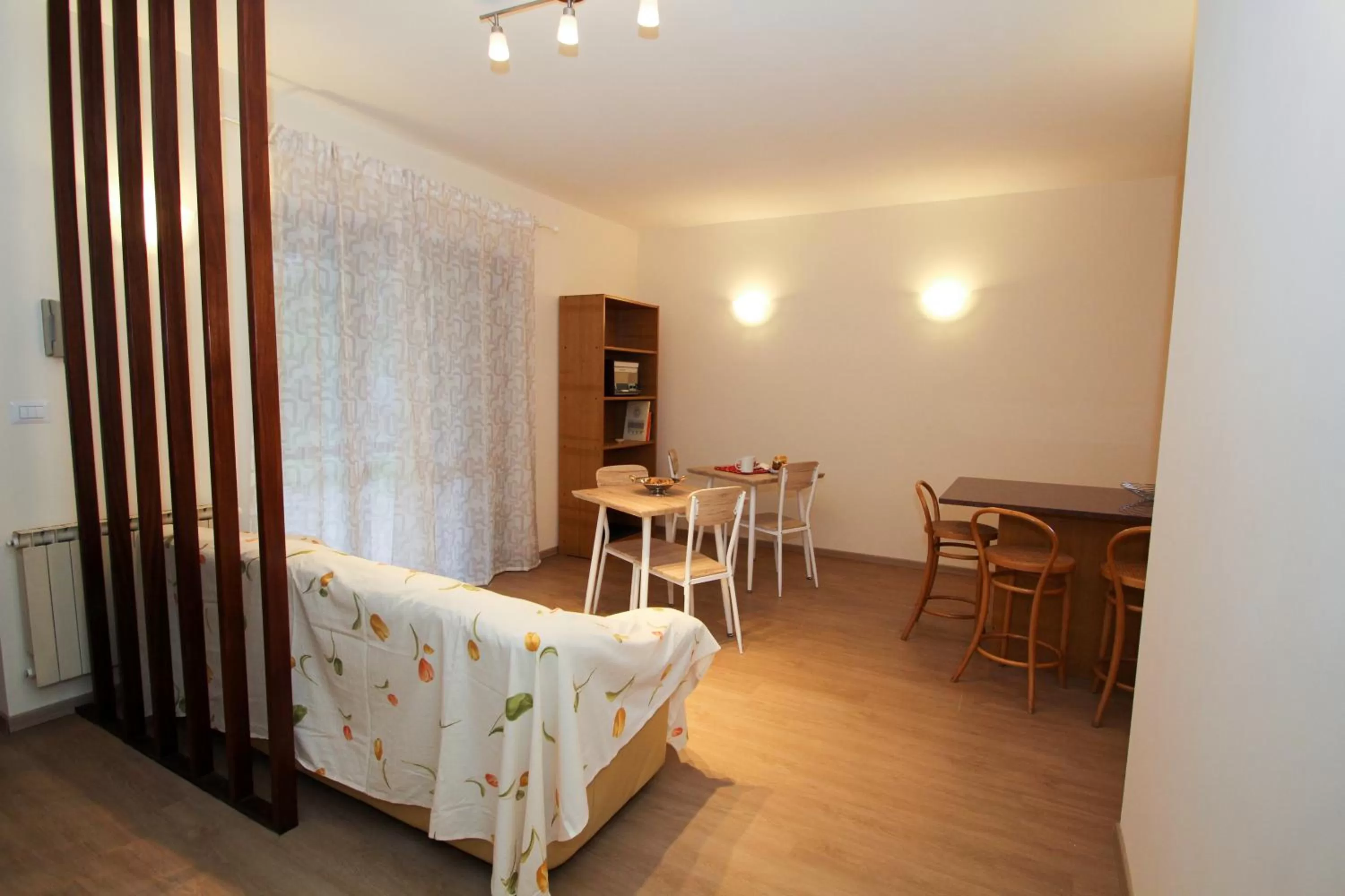 Seating area in AceroRosso B&B