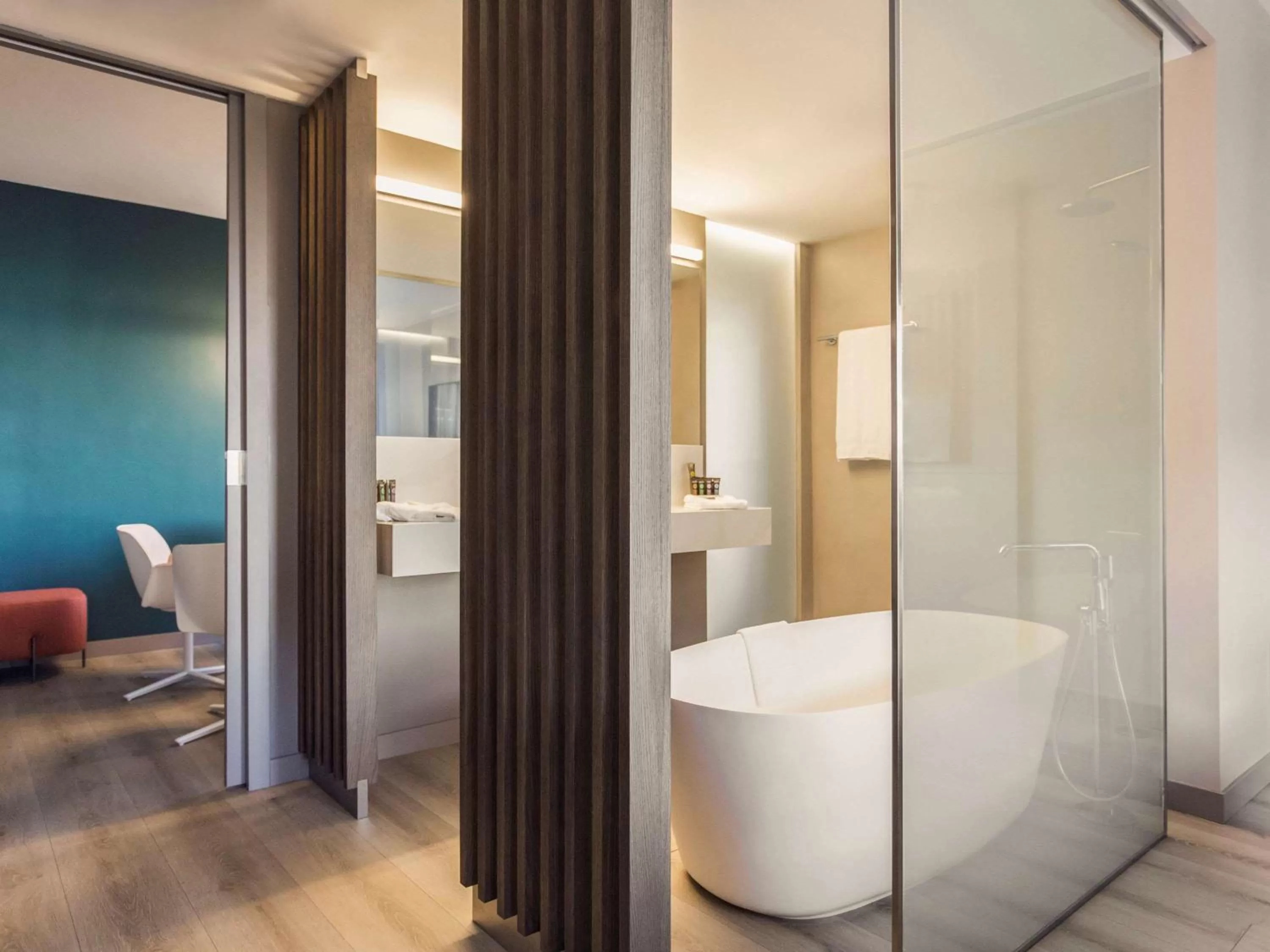 Photo of the whole room in Novotel Campo De Las Naciones