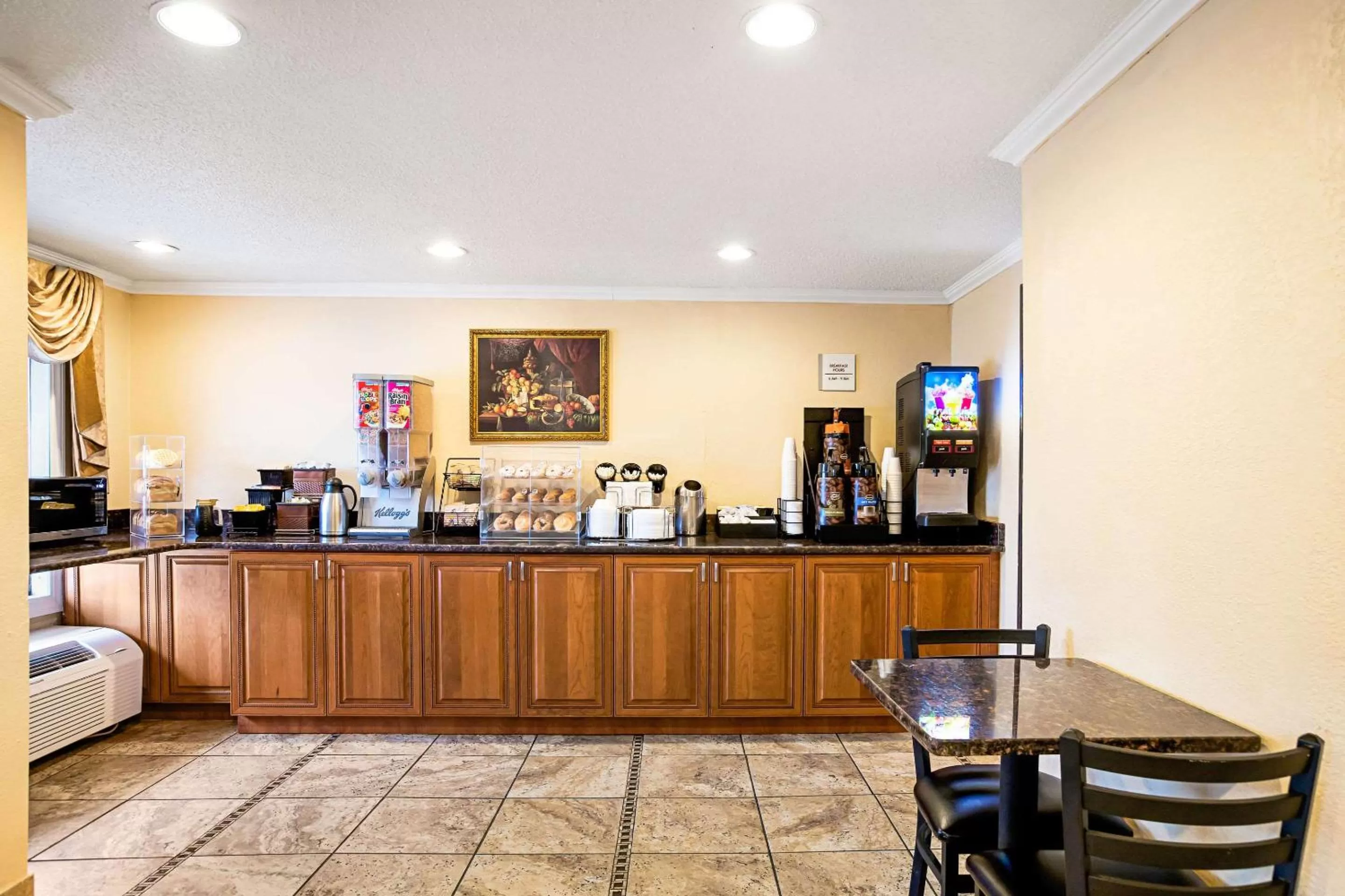 Restaurant/Places to Eat in Rodeway Inn Metro Airport