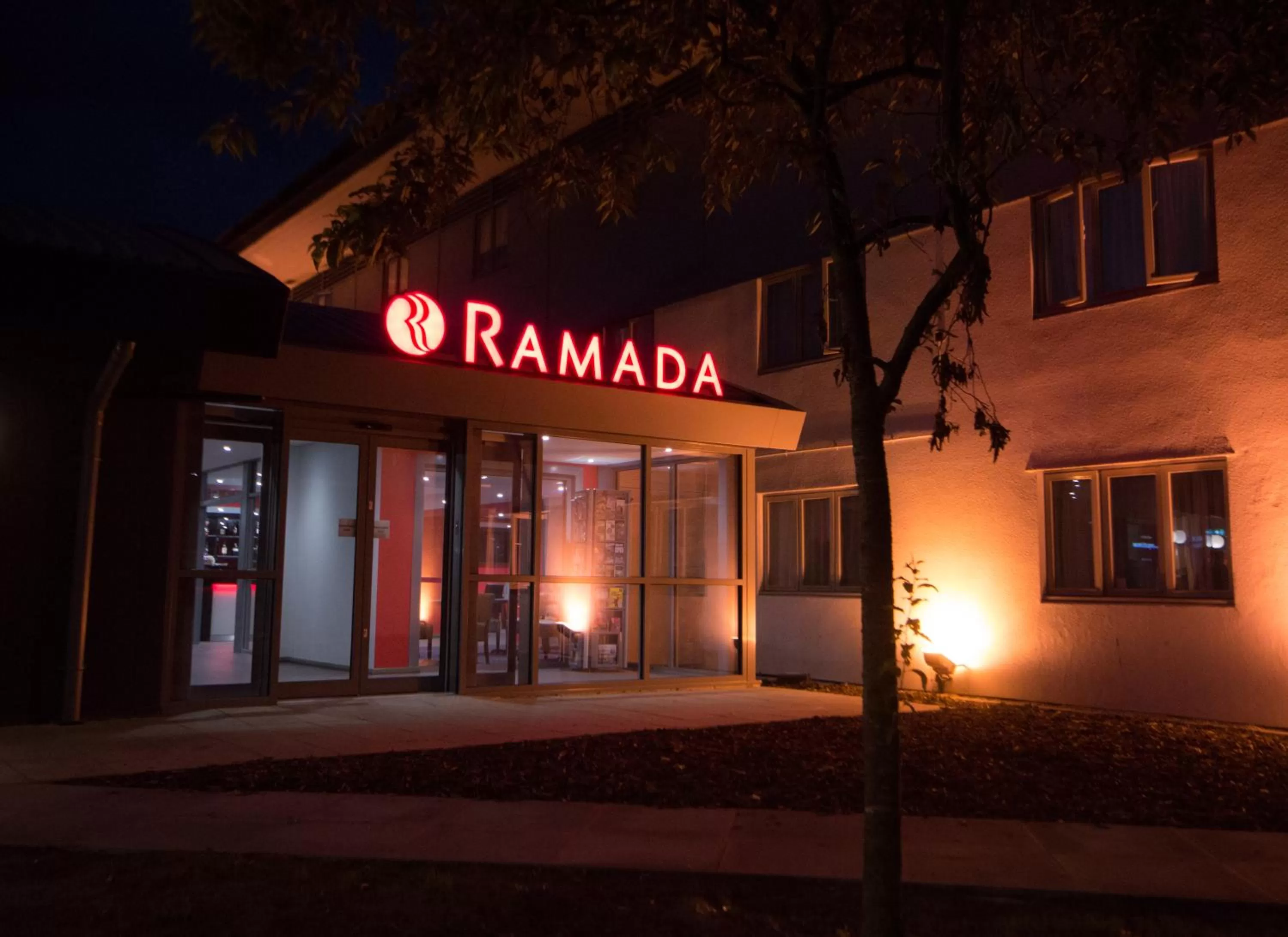 Facade/entrance in Ramada London South Mimms