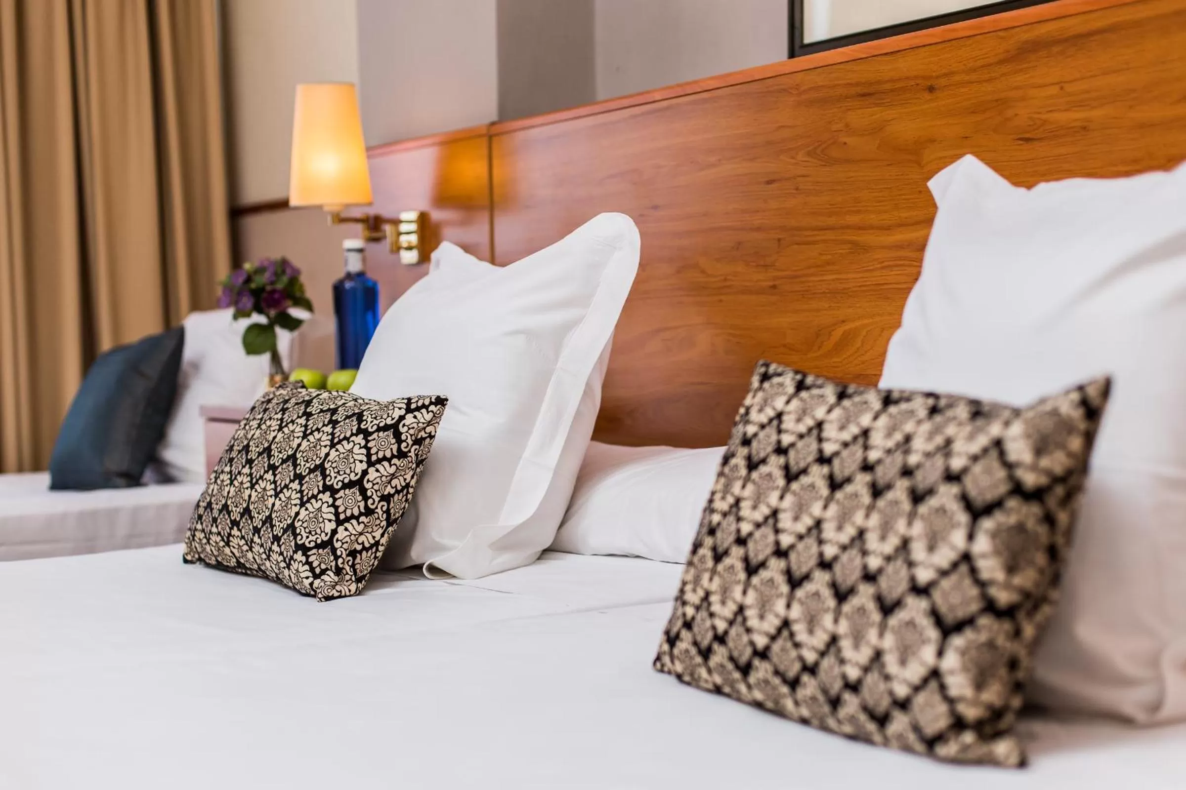 Bedroom in Leonardo Hotel Granada