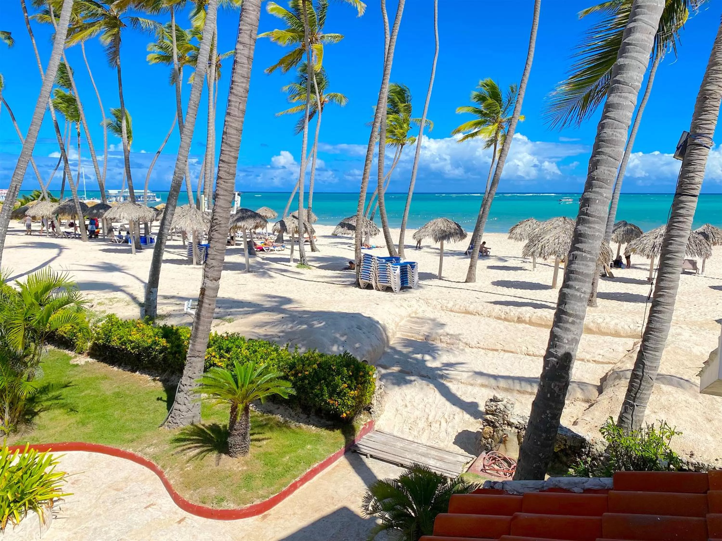 Beach in LOS CORALES VILLAS and SUITES - BEACH CLUB, SPA, RESTAURANTS