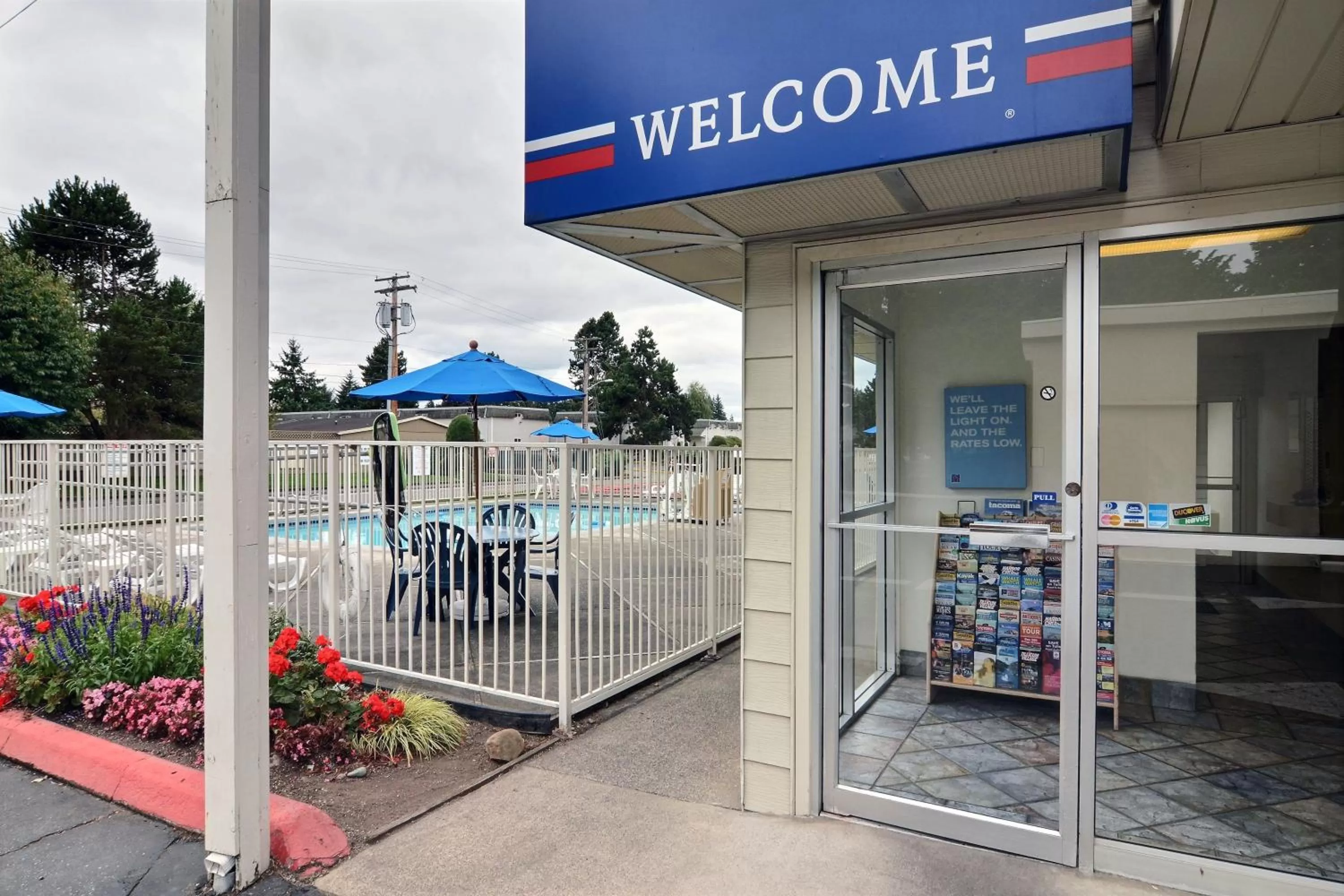 Facade/entrance in Motel 6-Tumwater, WA - Olympia