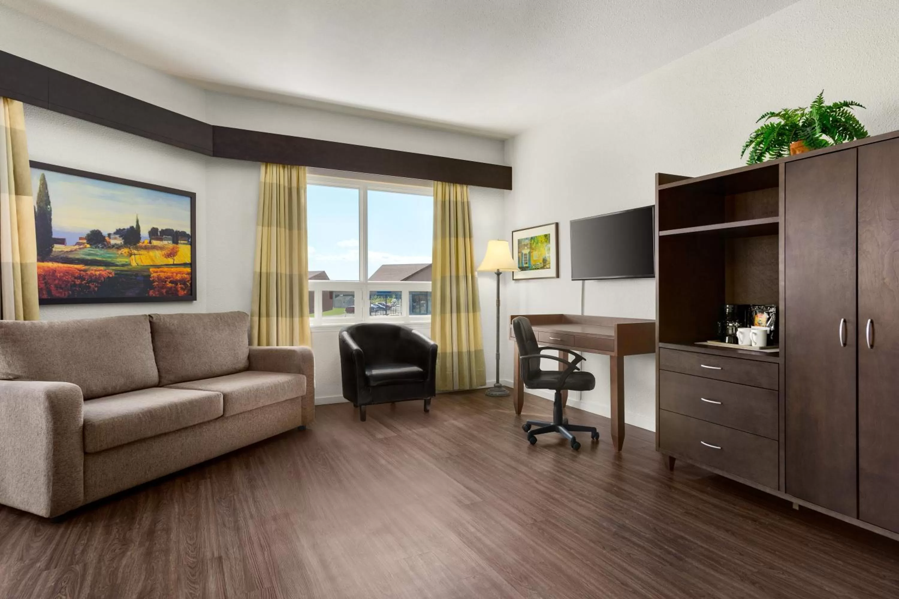 King Suite - Upper Floor - Non-Smoking in Days Inn by Wyndham Montmagny