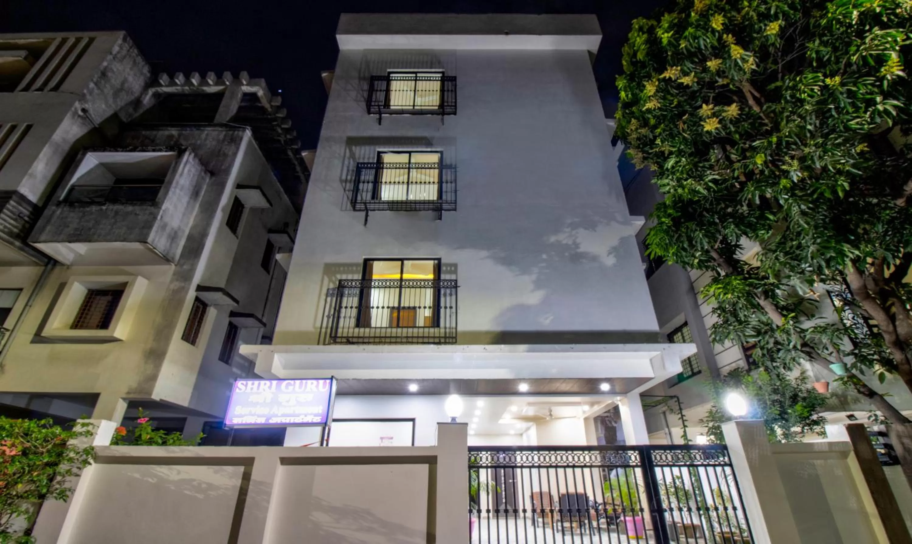 Property building in Itsy Hotels Shri Guru Service Apartment