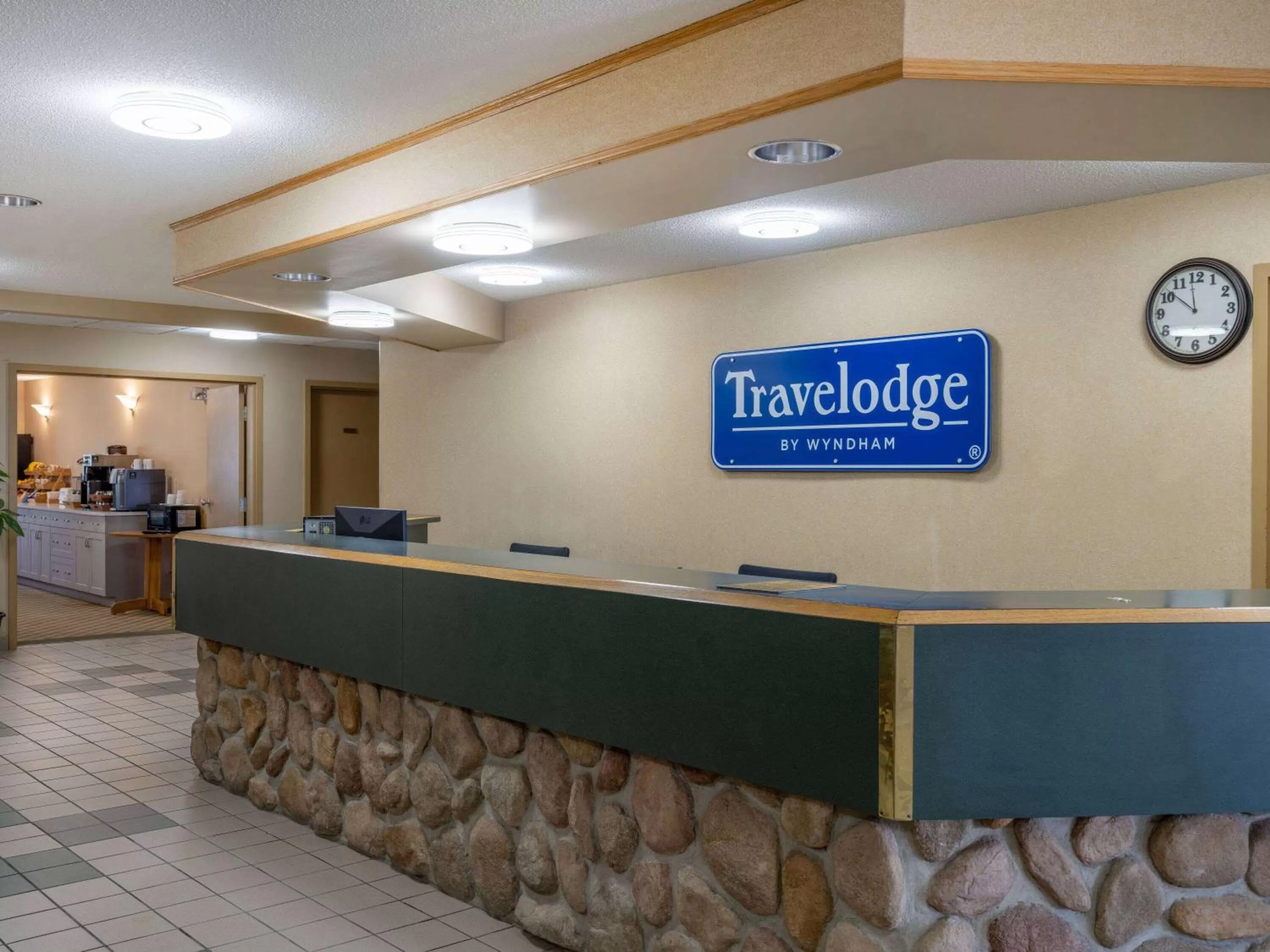 Lobby or reception in Travelodge by Wyndham Lacombe