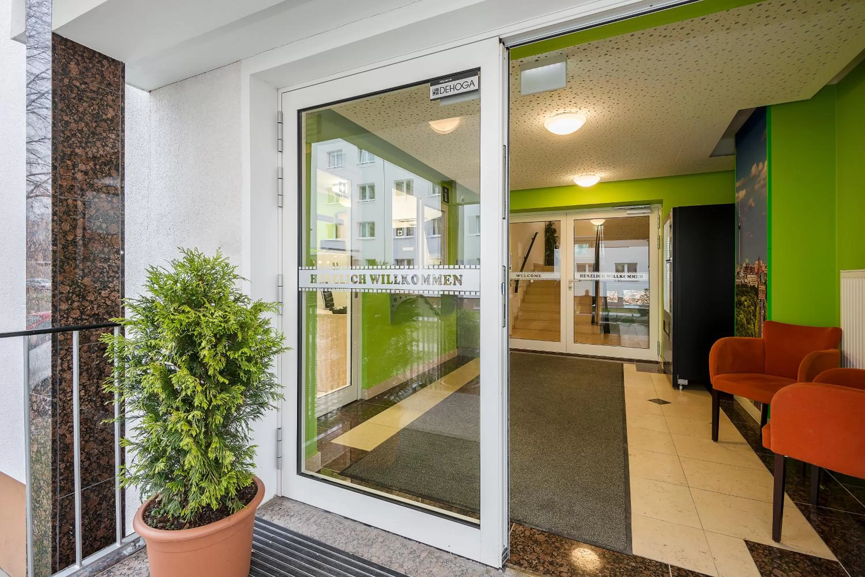 Facade/entrance in Hotel City Green Berlin