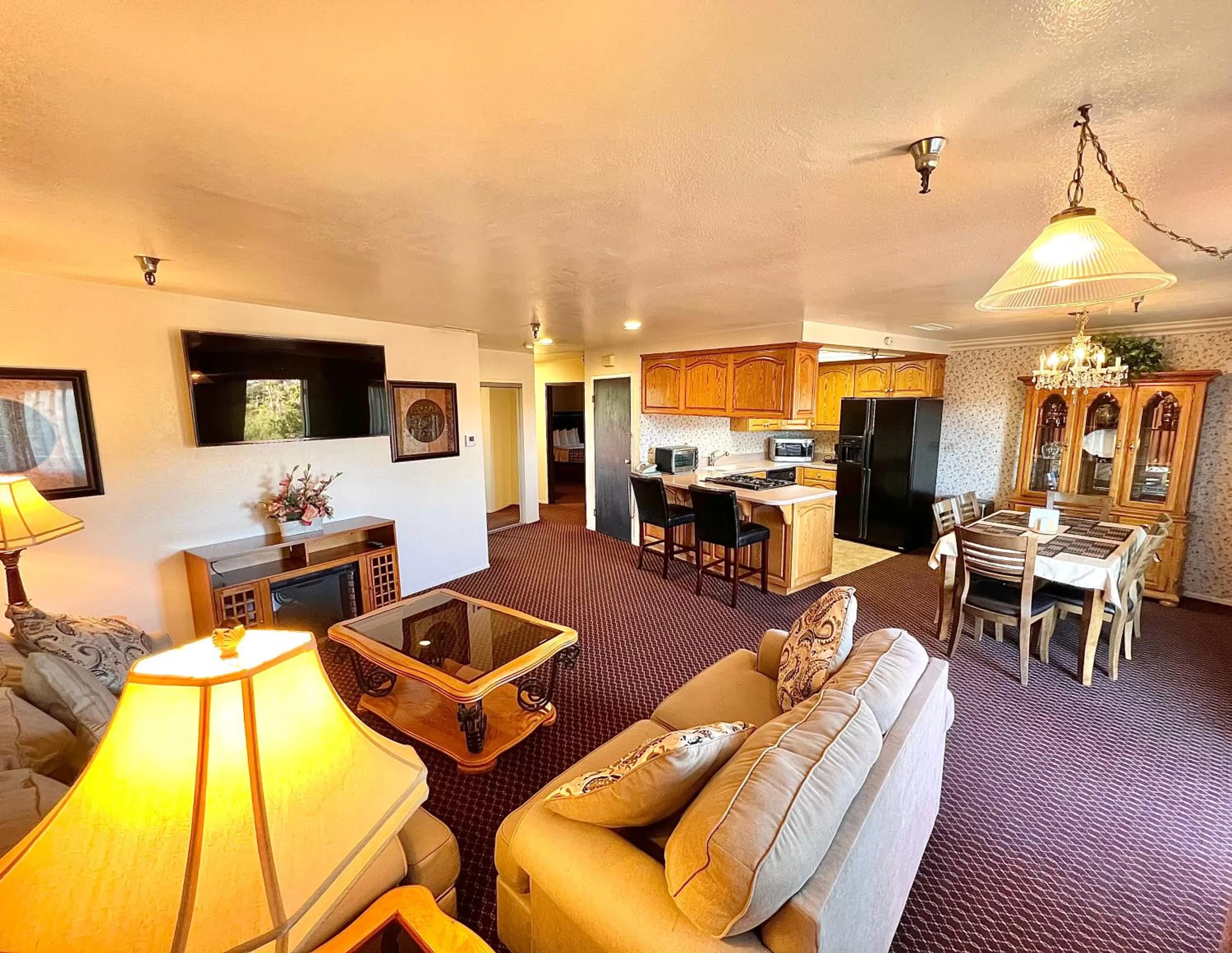 TV and multimedia in Oakridge Inn