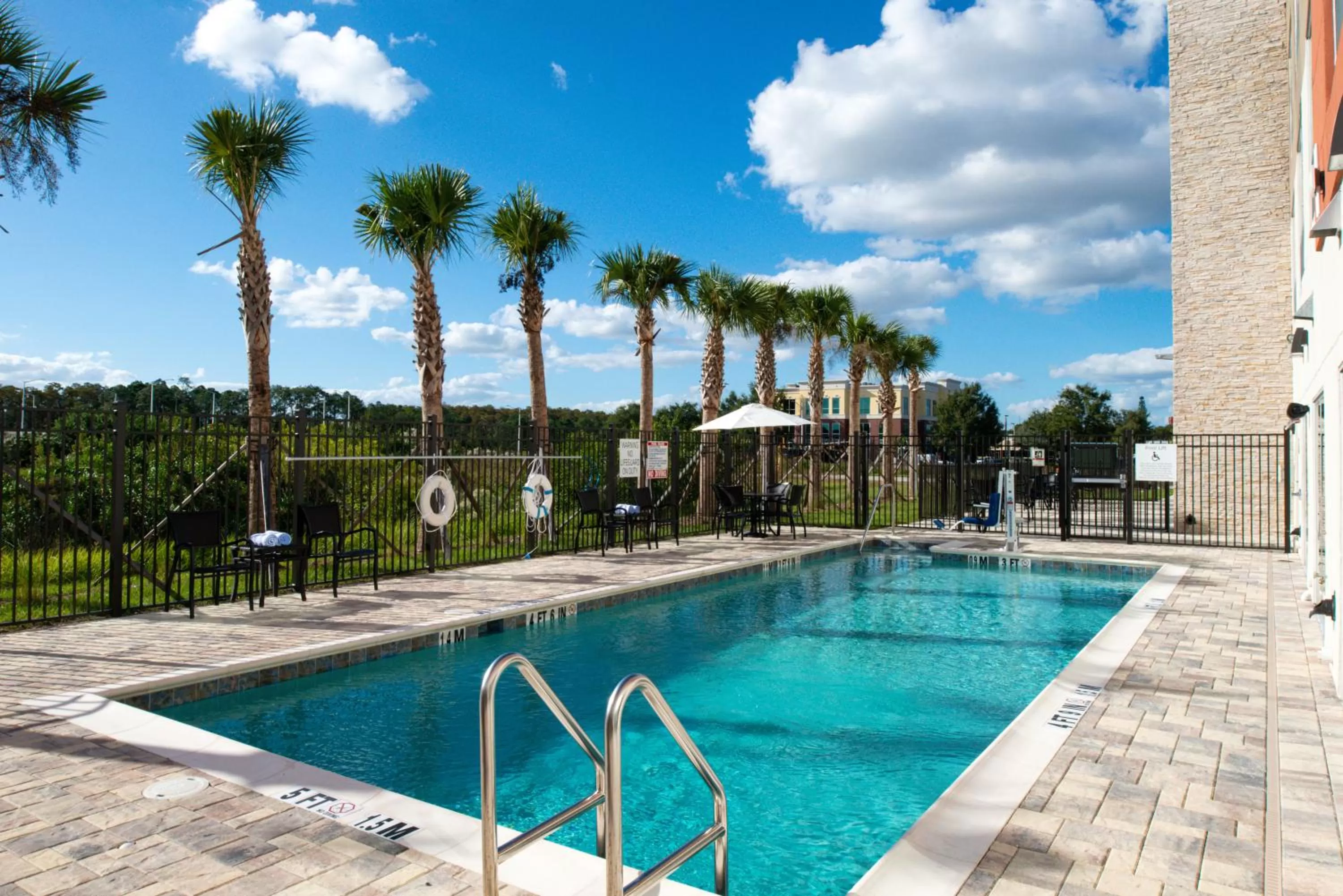 Swimming pool in Holiday Inn Express Orlando - South Park by IHG