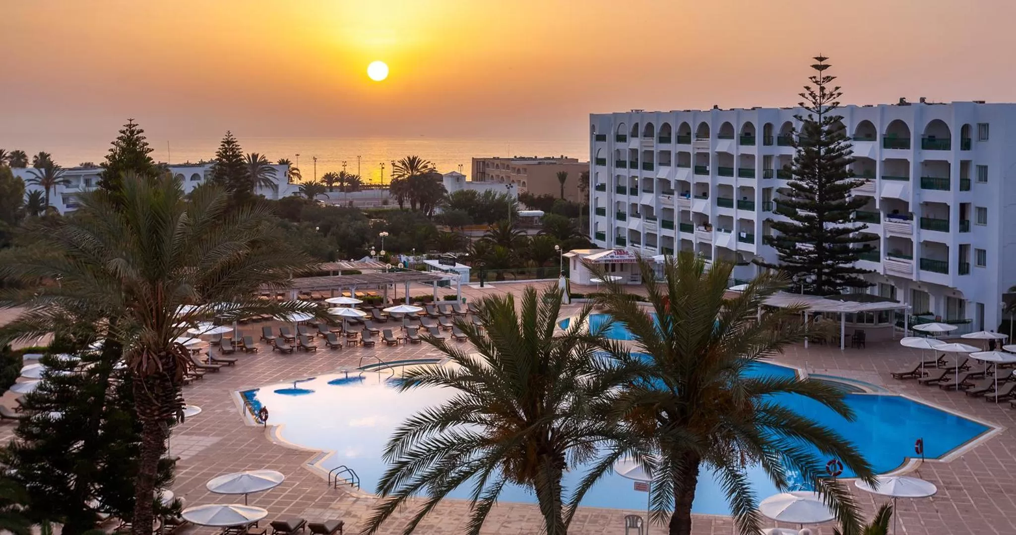 Property building in El Mouradi Palace- Couple et Famille uniquement