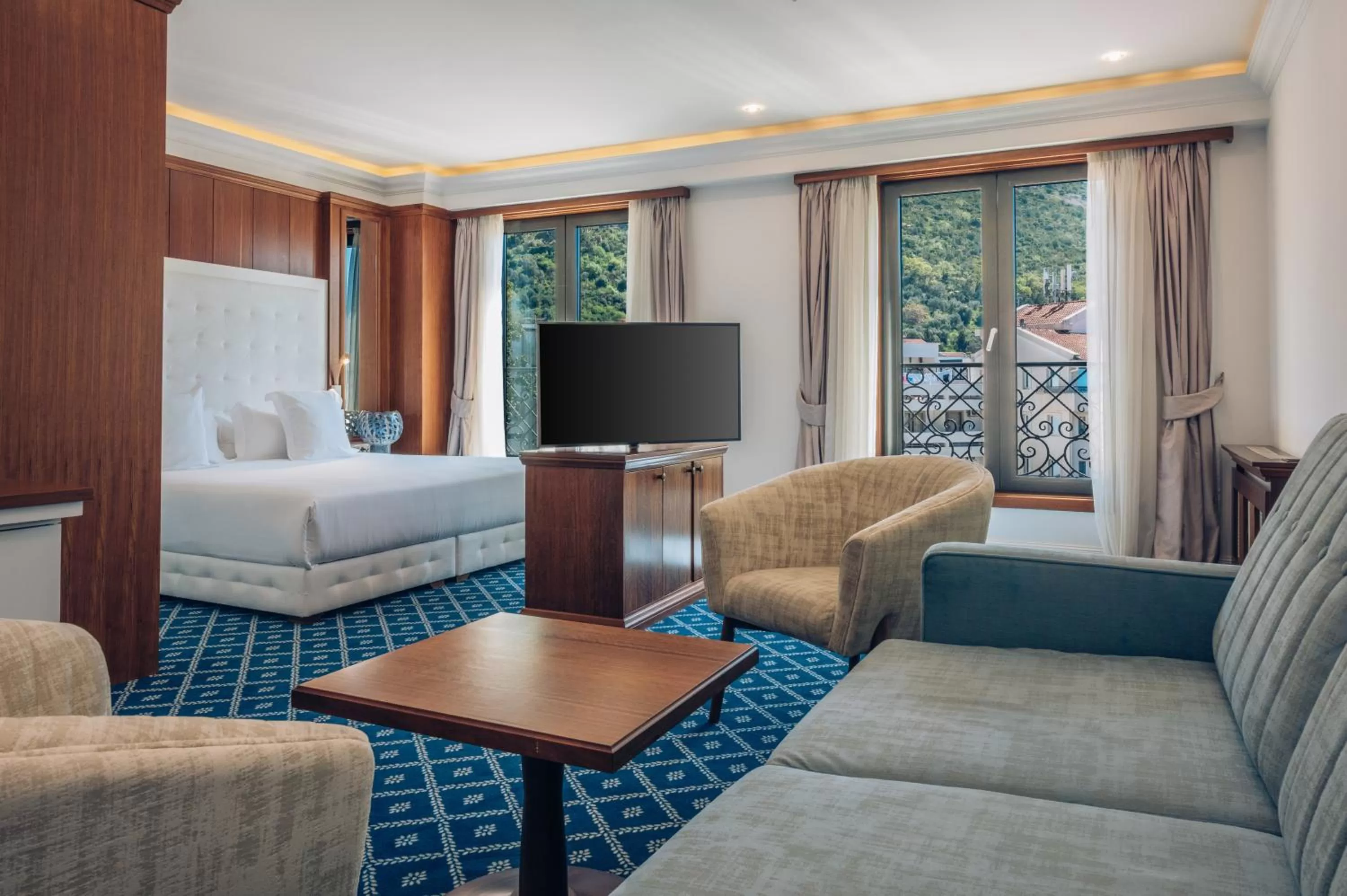 Photo of the whole room, Bed in Iberostar Waves Slavija