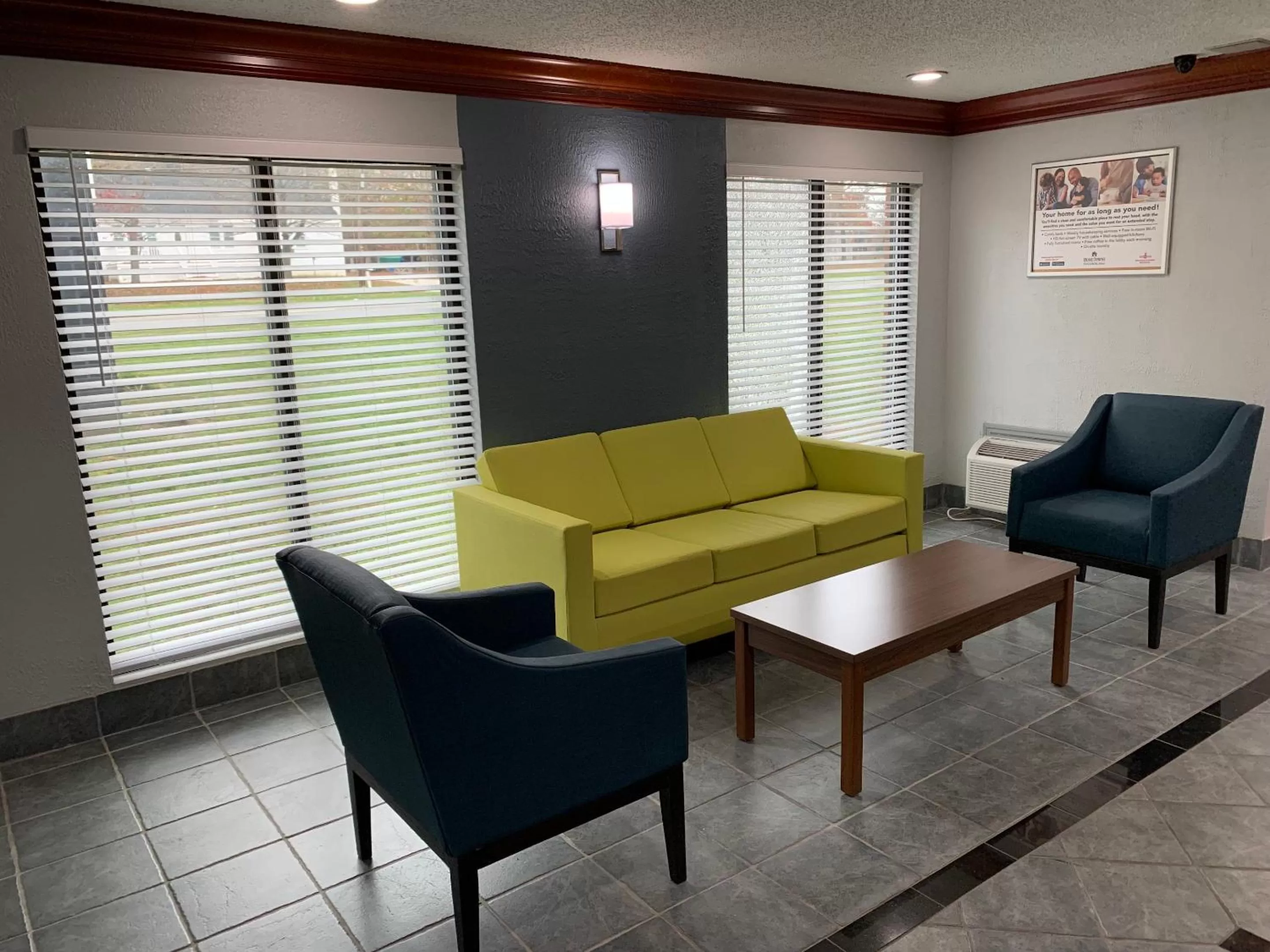 Lobby or reception in HomeTowne Studios by Red Roof Egg Harbor-Atlantic City Airport