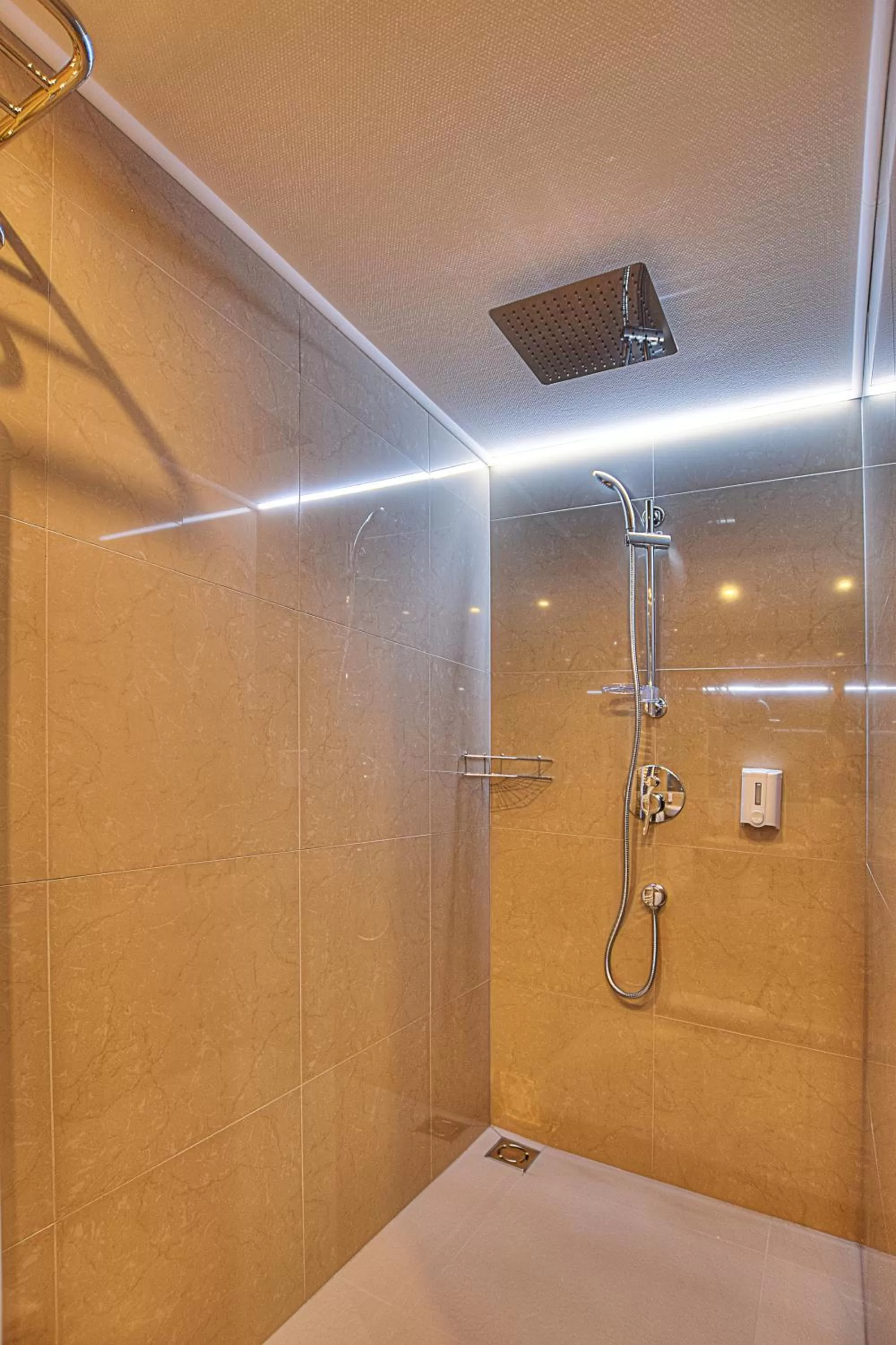 Bathroom in Anna Hotel